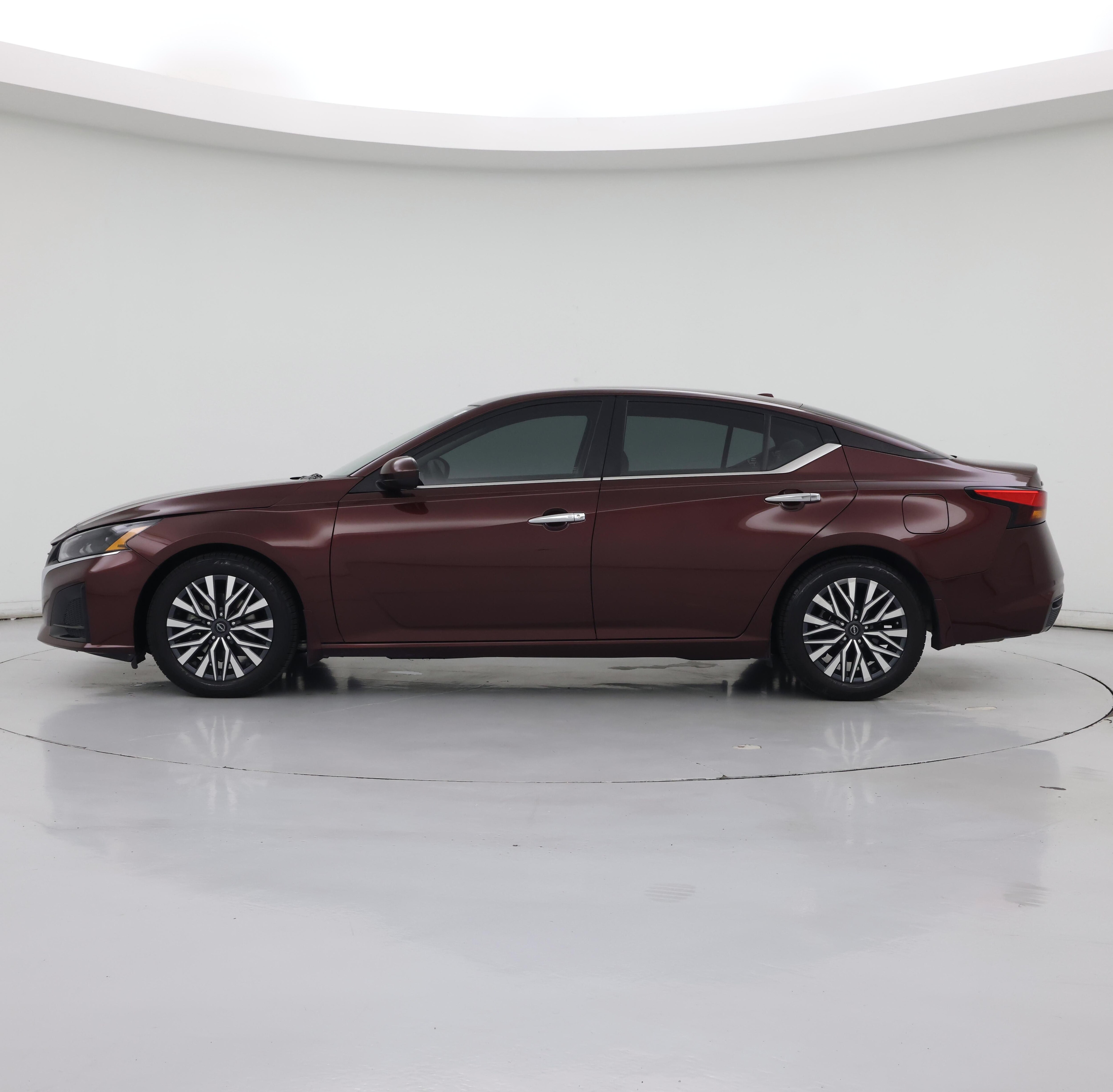 Thumbnail: 2023 Nissan Altima - 3