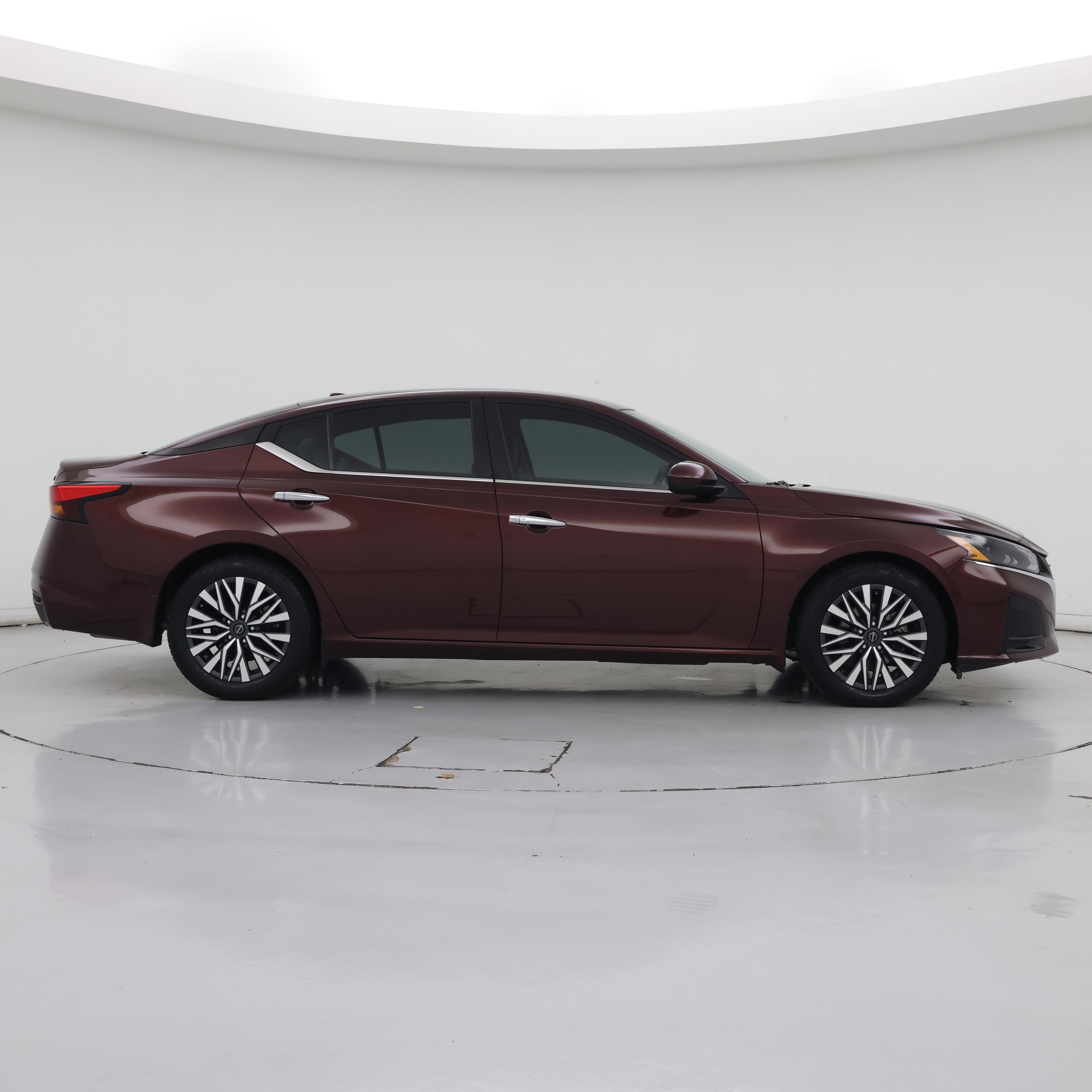 Thumbnail: 2023 Nissan Altima - 7