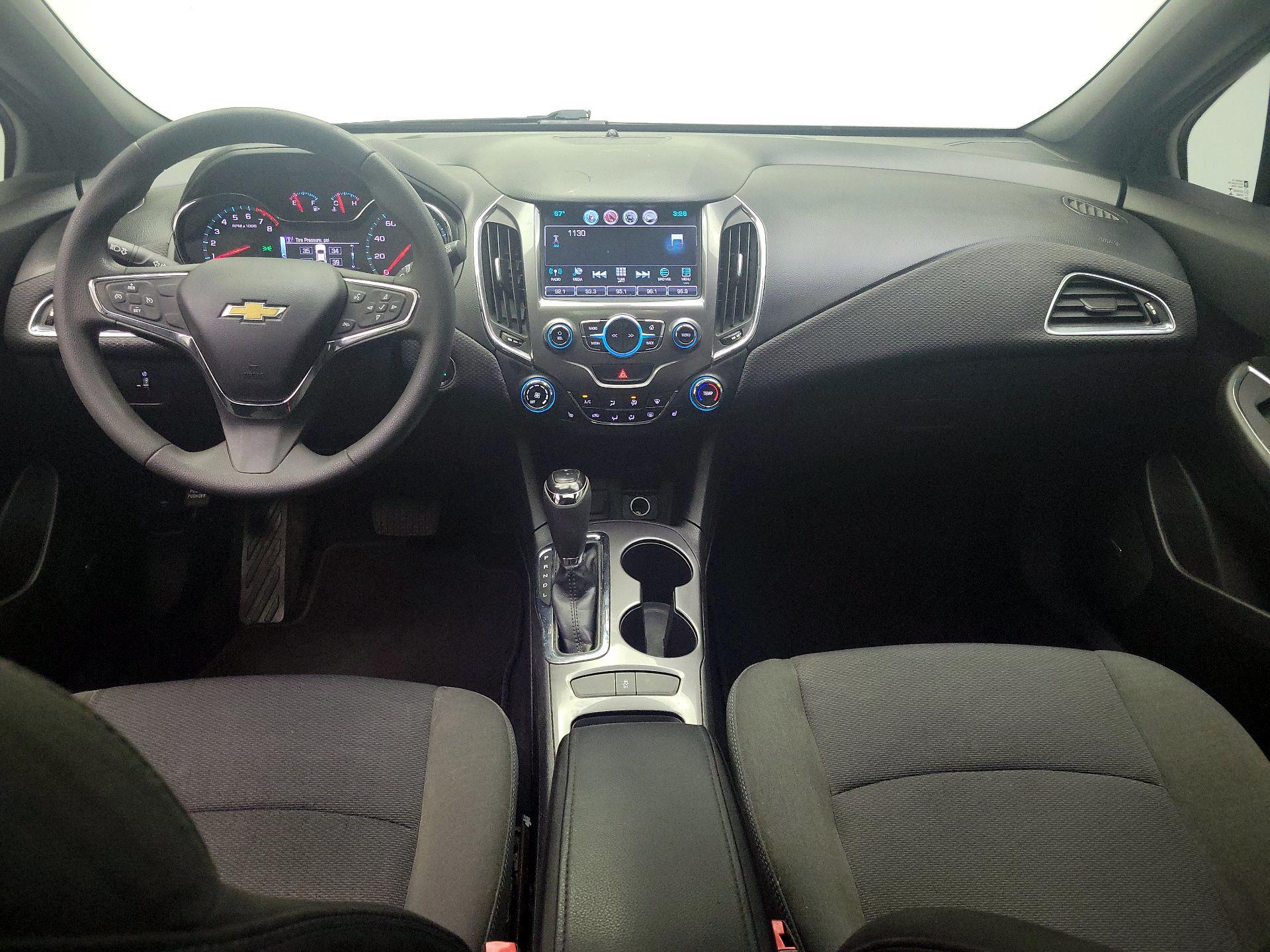 Thumbnail: 2017 Chevrolet Cruze - 9
