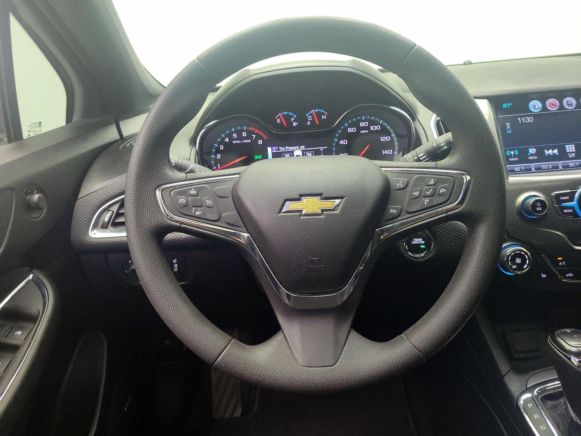 Thumbnail: 2017 Chevrolet Cruze - 10
