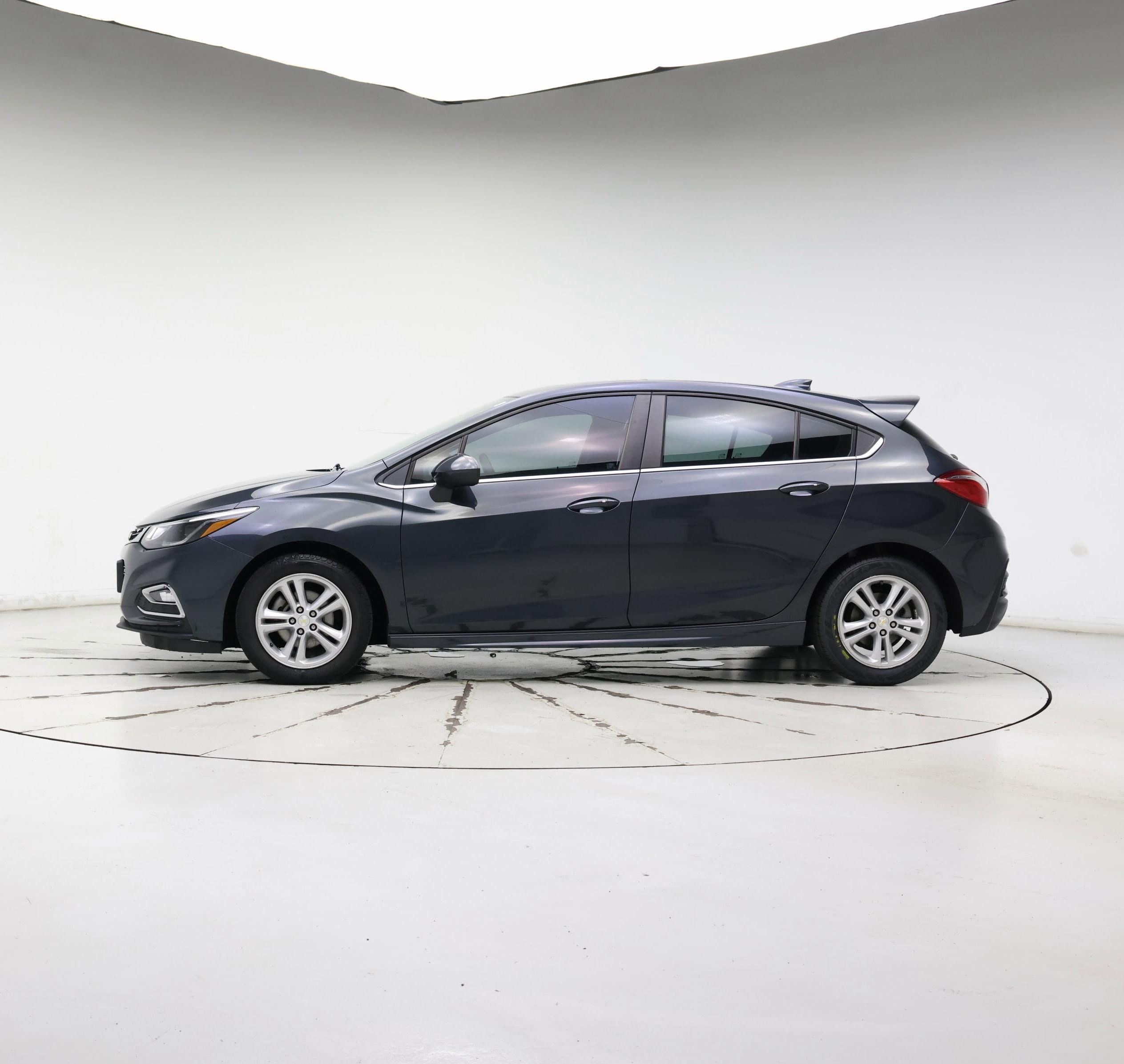 Thumbnail: 2017 Chevrolet Cruze - 3