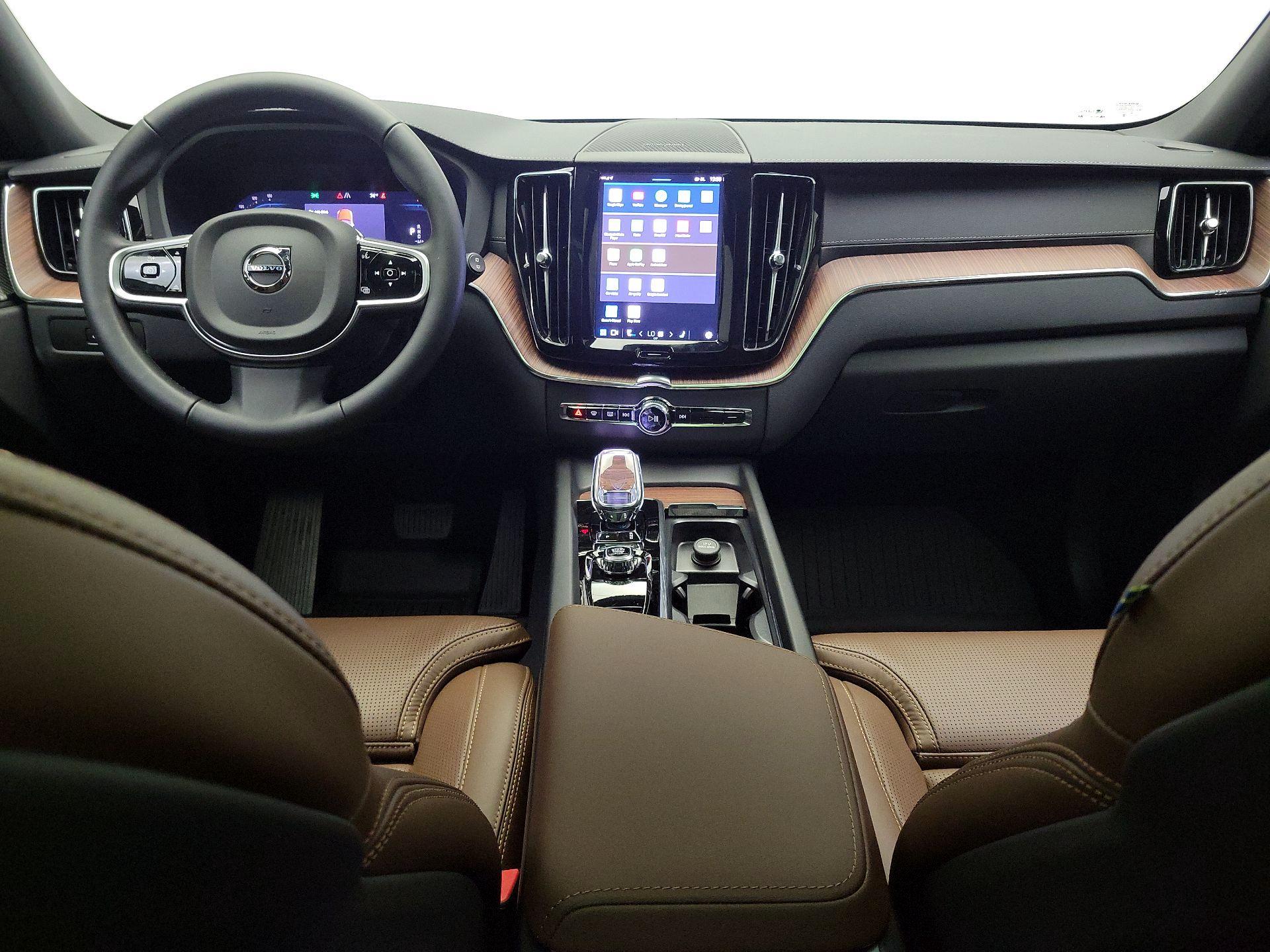 Thumbnail: 2025 Volvo XC60 - 9