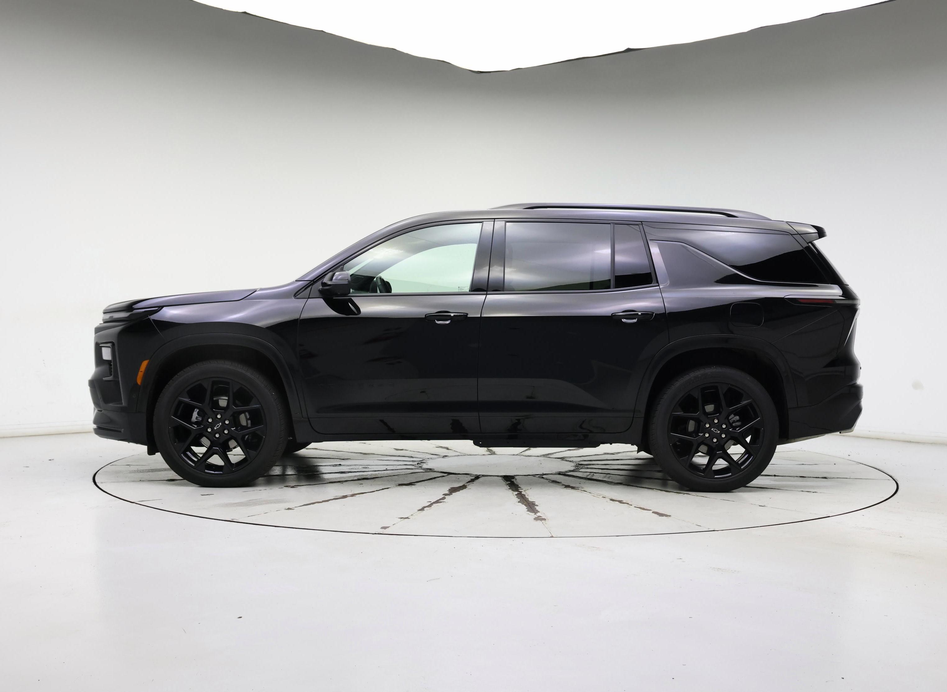 Thumbnail: 2025 Chevrolet Traverse - 3