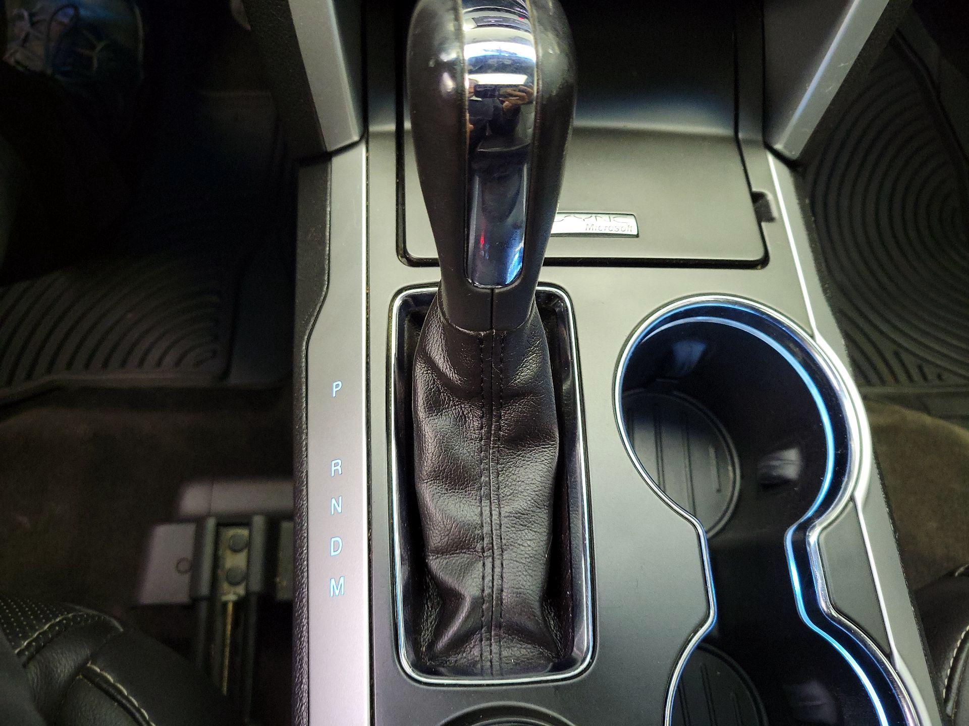 Thumbnail: 2015 Ford Explorer - 18