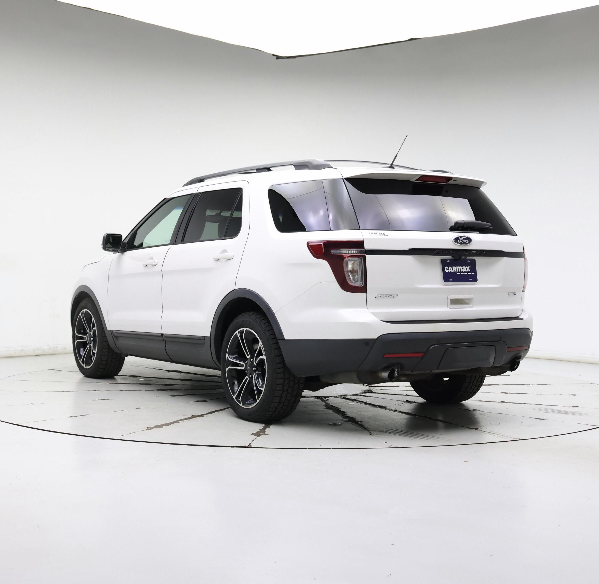 Thumbnail: 2015 Ford Explorer - 2