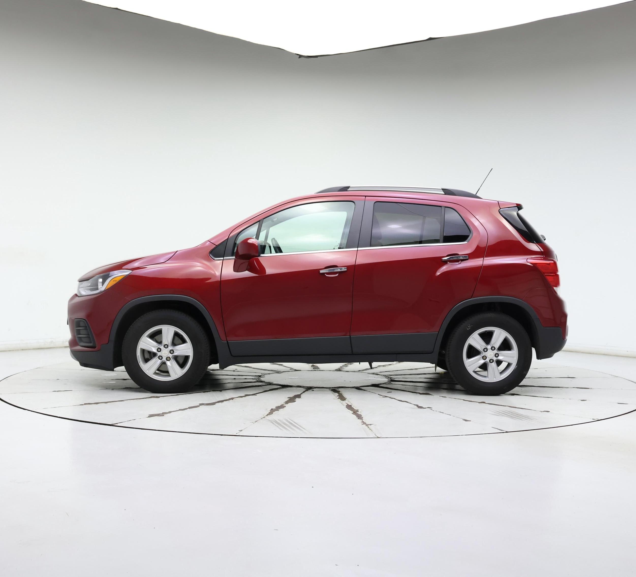 Thumbnail: 2018 Chevrolet Trax - 3