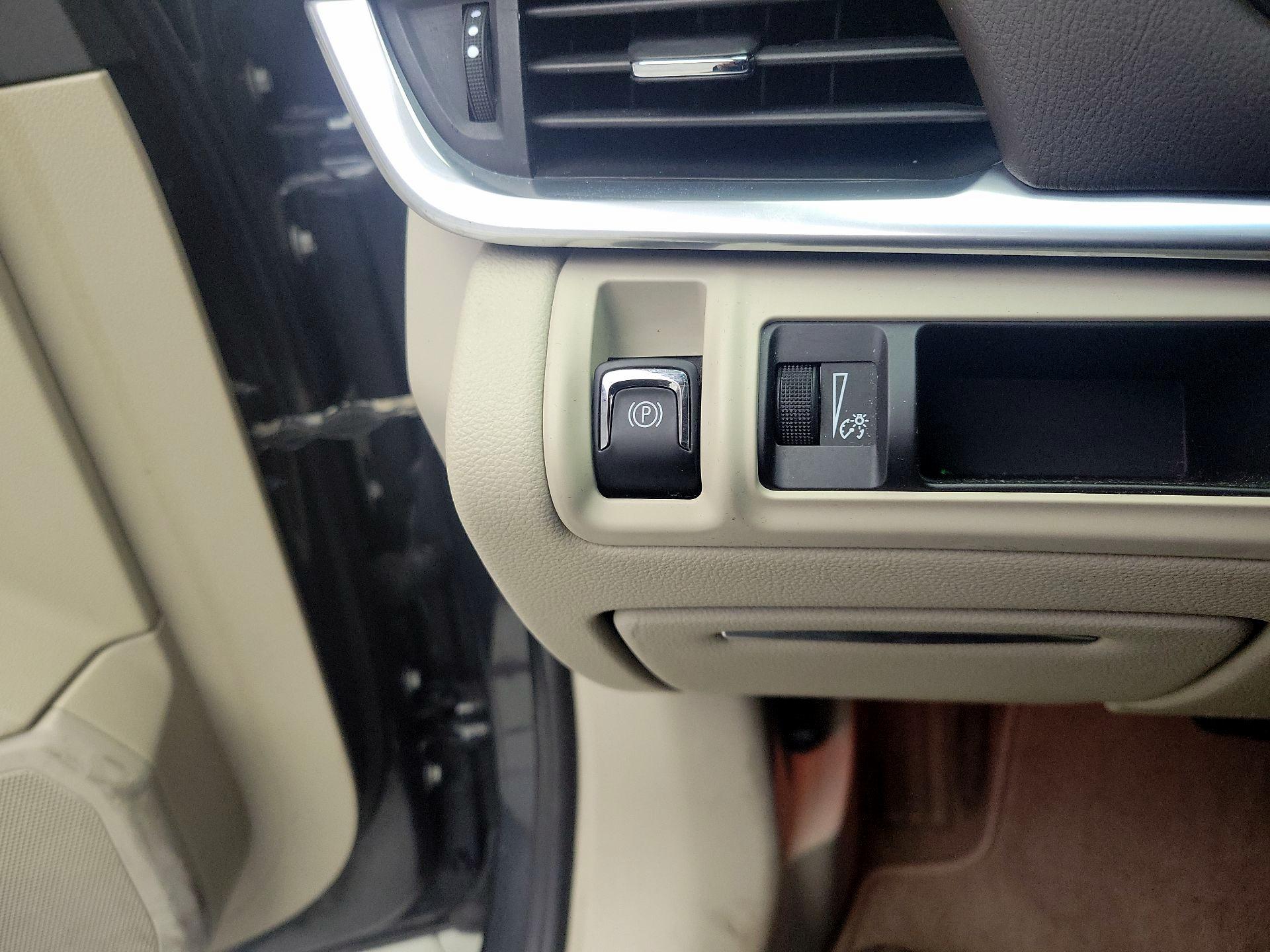 Thumbnail: 2016 Cadillac XTS - 13