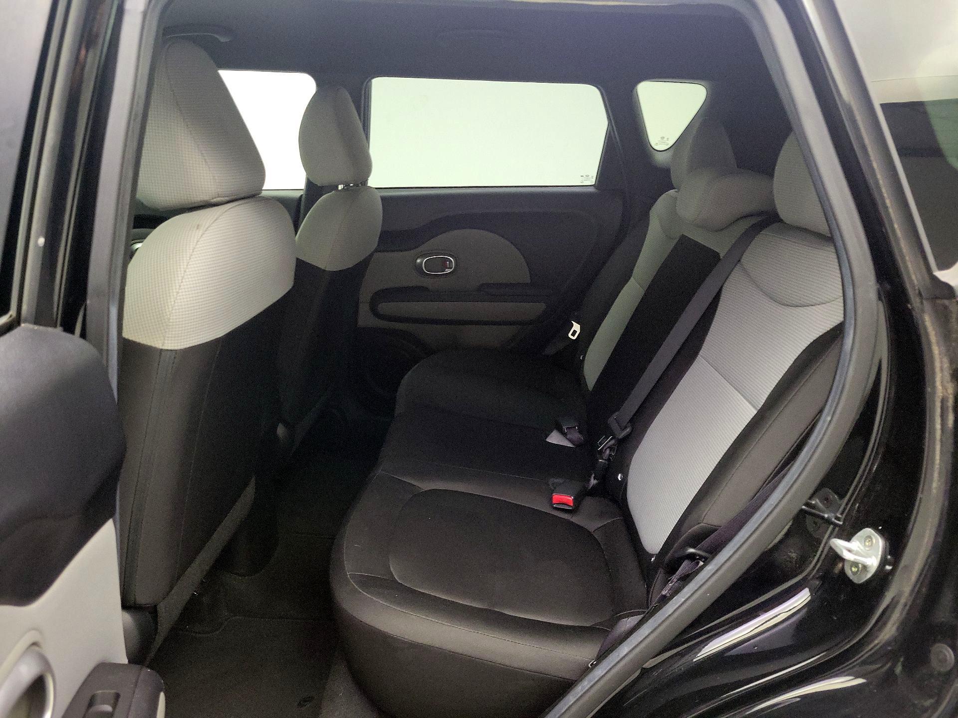 Thumbnail: 2016 Kia Soul - 18