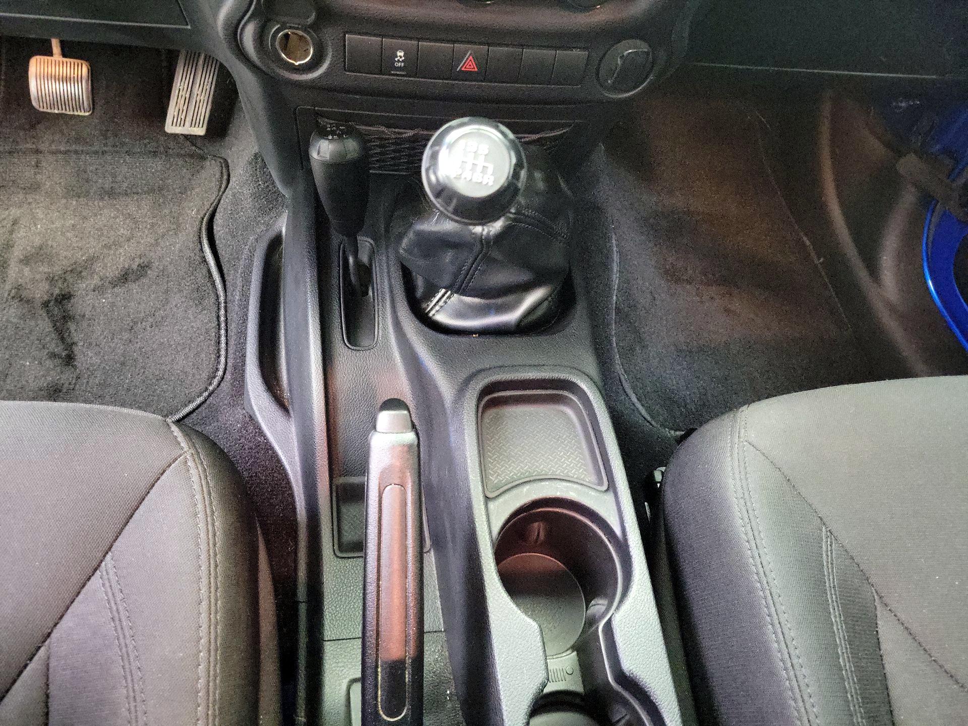 Thumbnail: 2016 Jeep Wrangler - 15