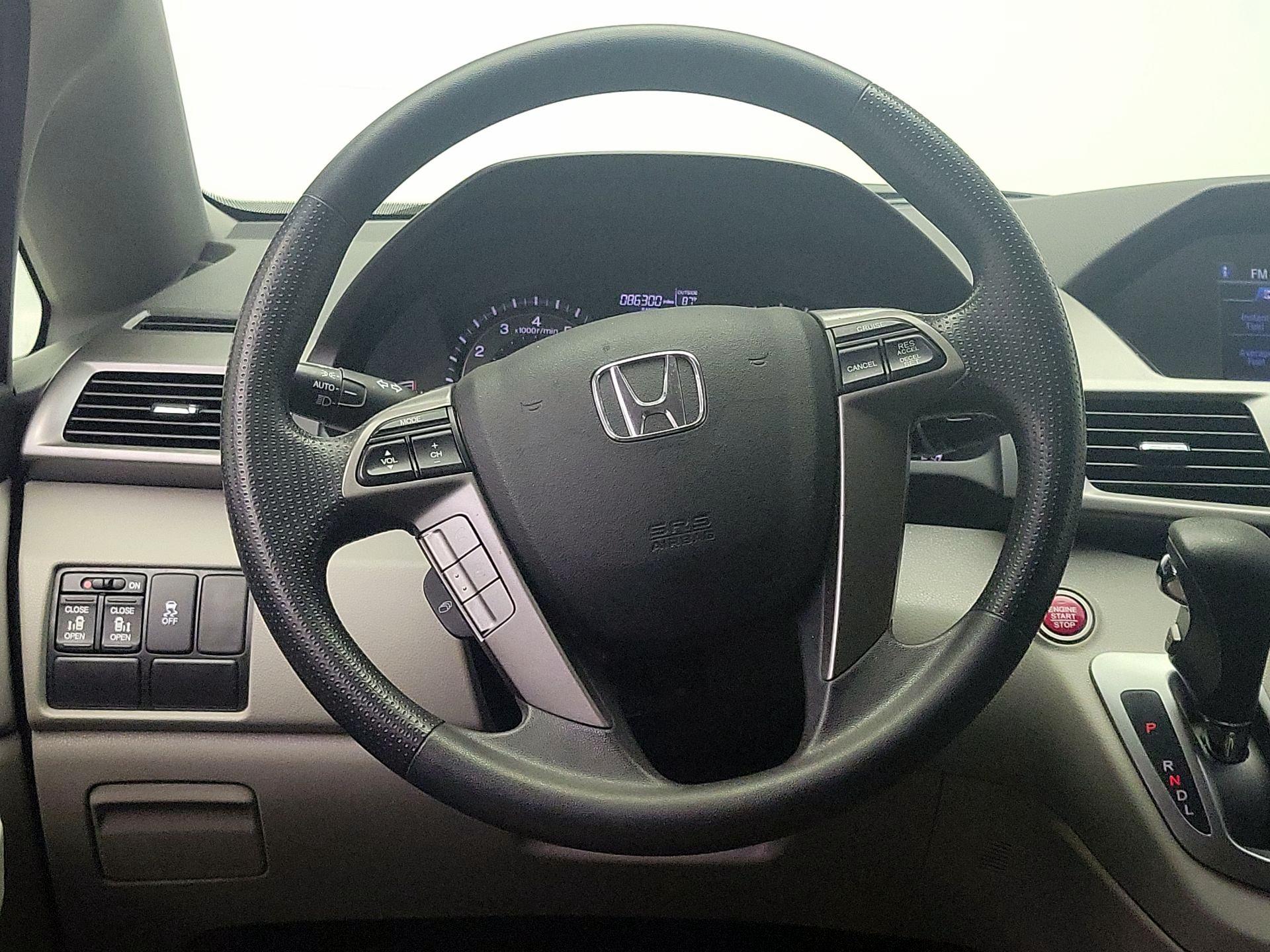 Thumbnail: 2015 Honda Odyssey - 10