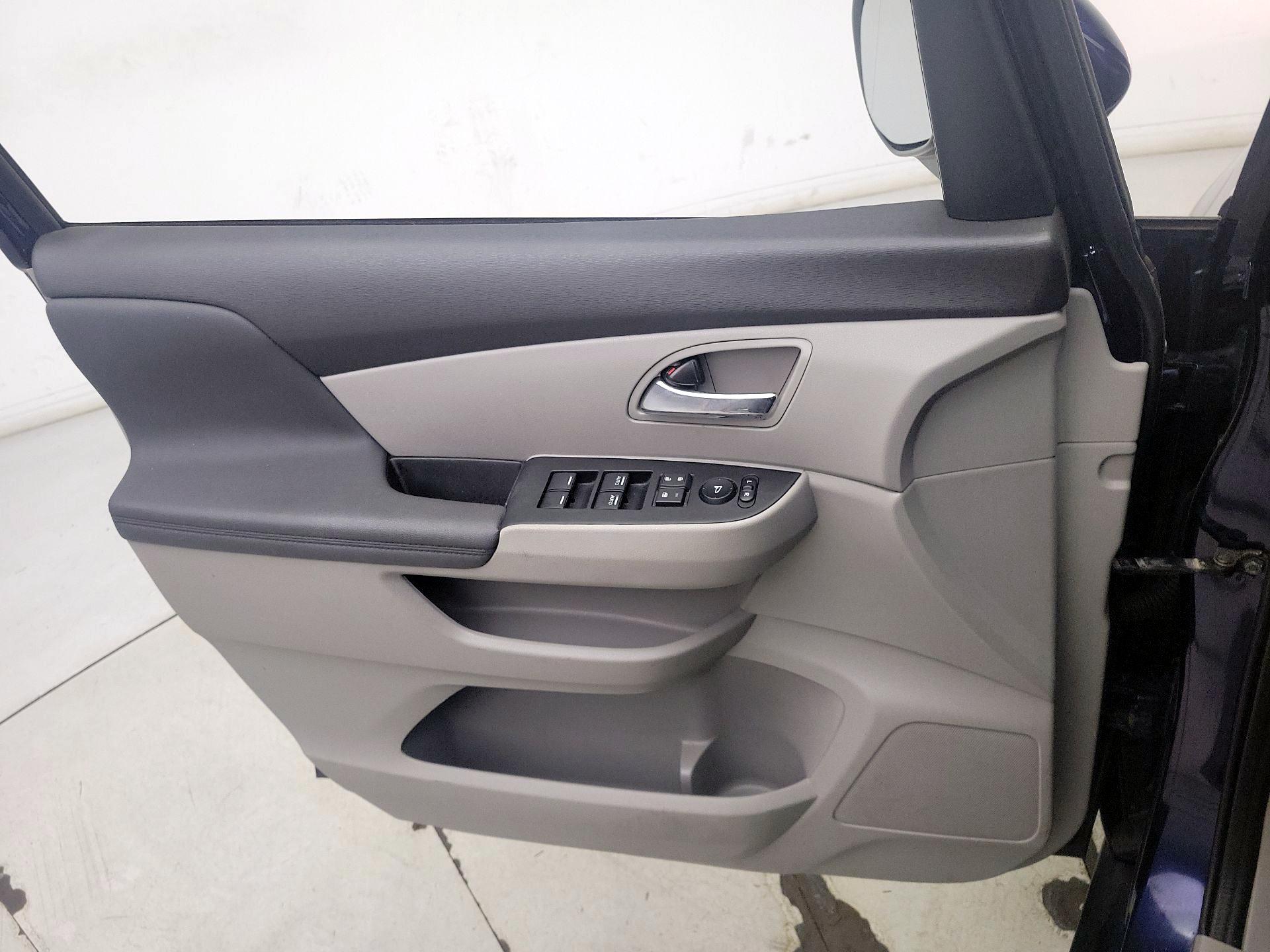 Thumbnail: 2015 Honda Odyssey - 12