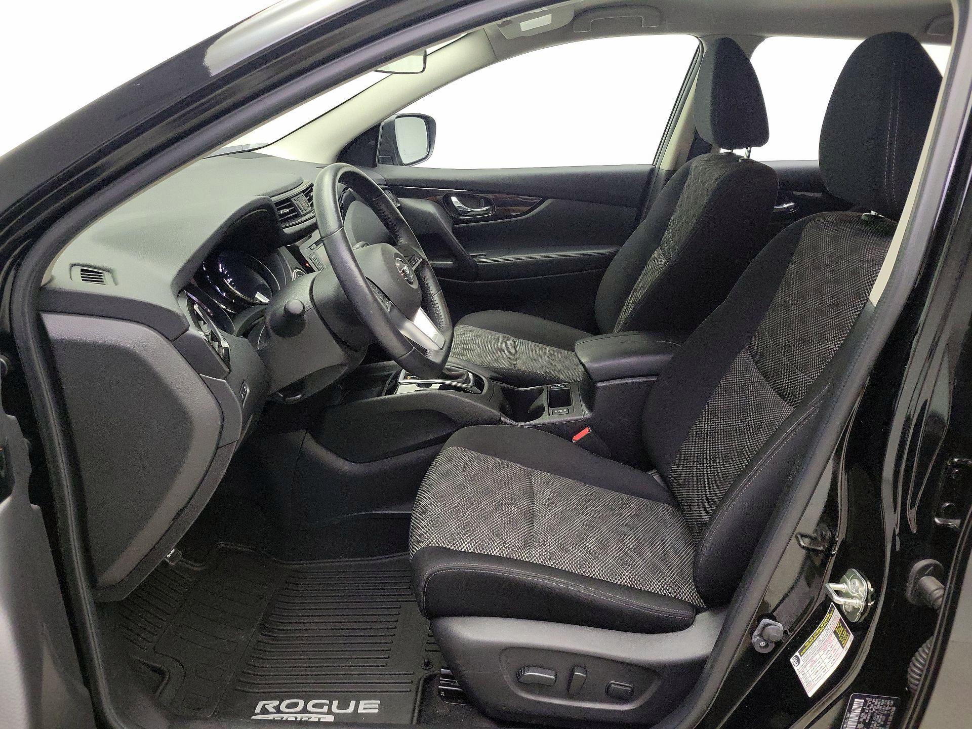 Thumbnail: 2019 Nissan Rogue Sport - 11