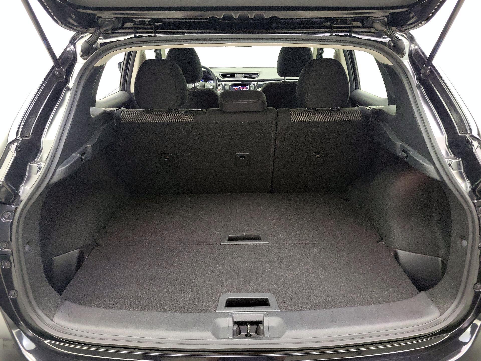 Thumbnail: 2019 Nissan Rogue Sport - 20