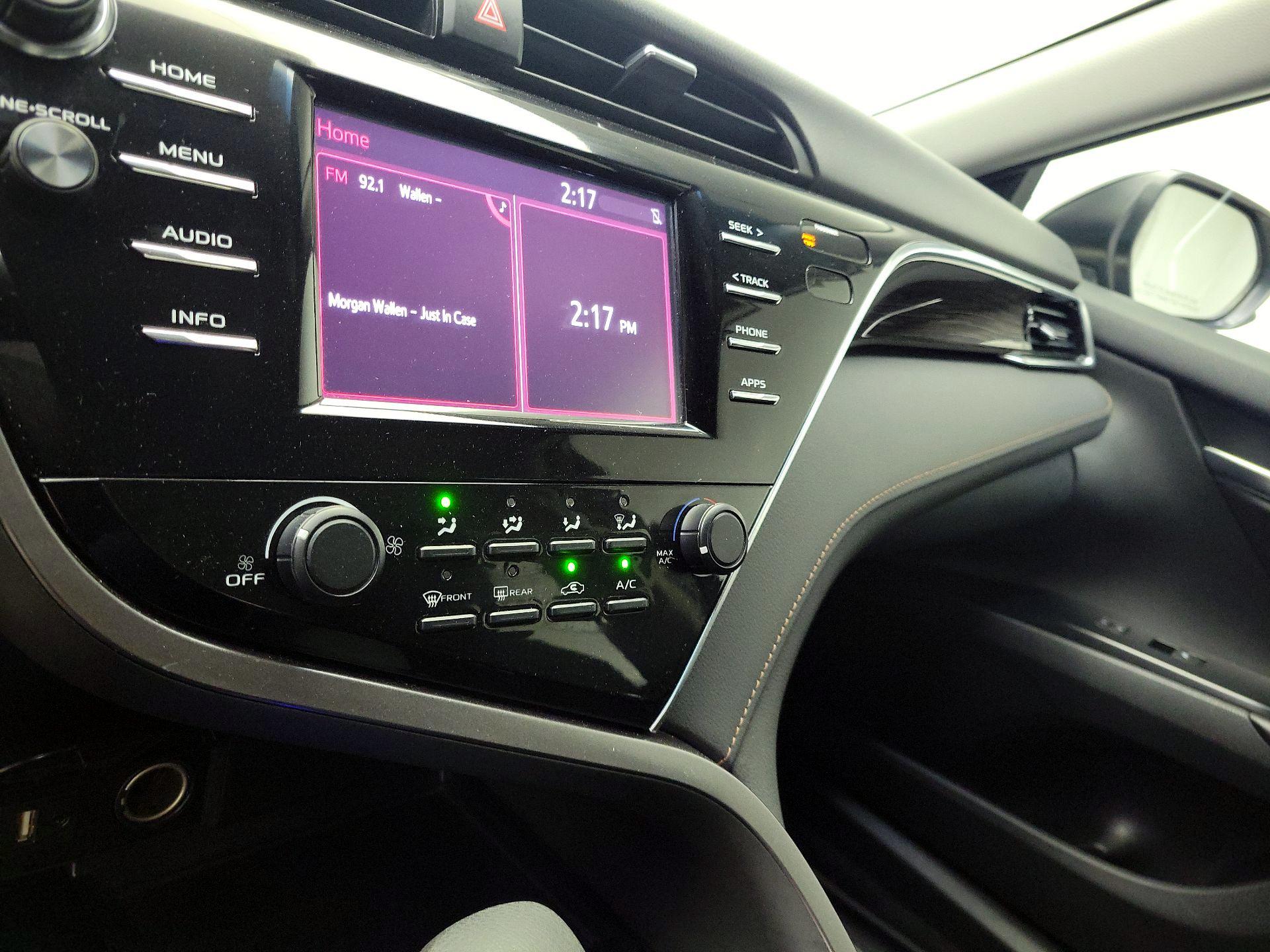 Thumbnail: 2018 Toyota Camry - 16