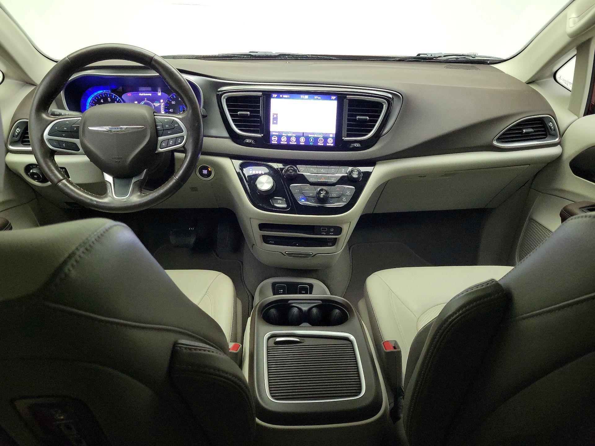Thumbnail: 2019 Chrysler Pacifica - 9