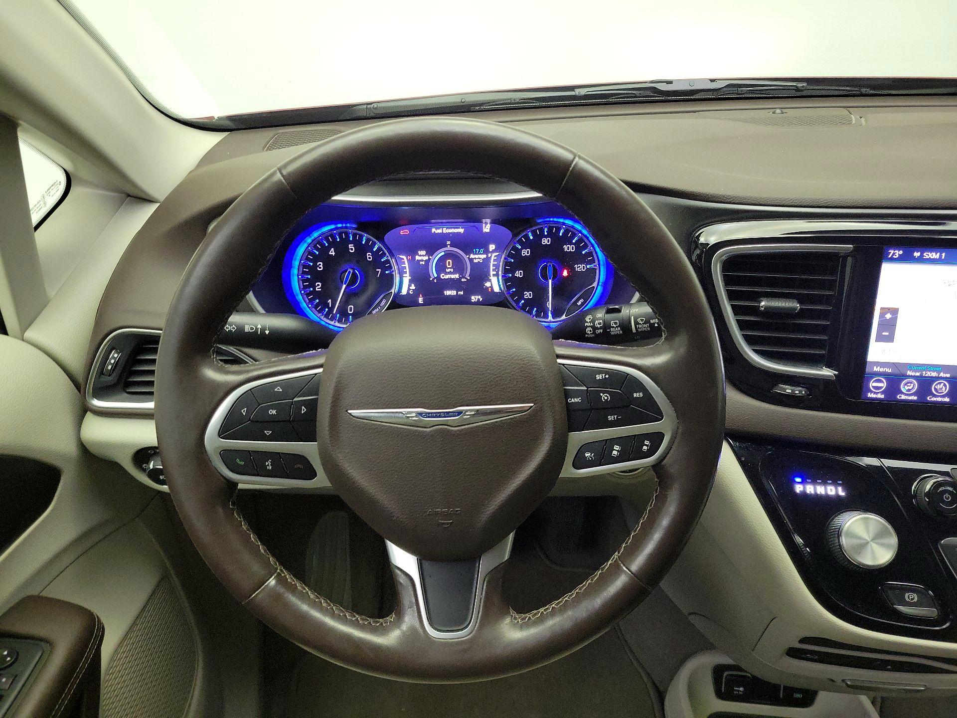 Thumbnail: 2019 Chrysler Pacifica - 10