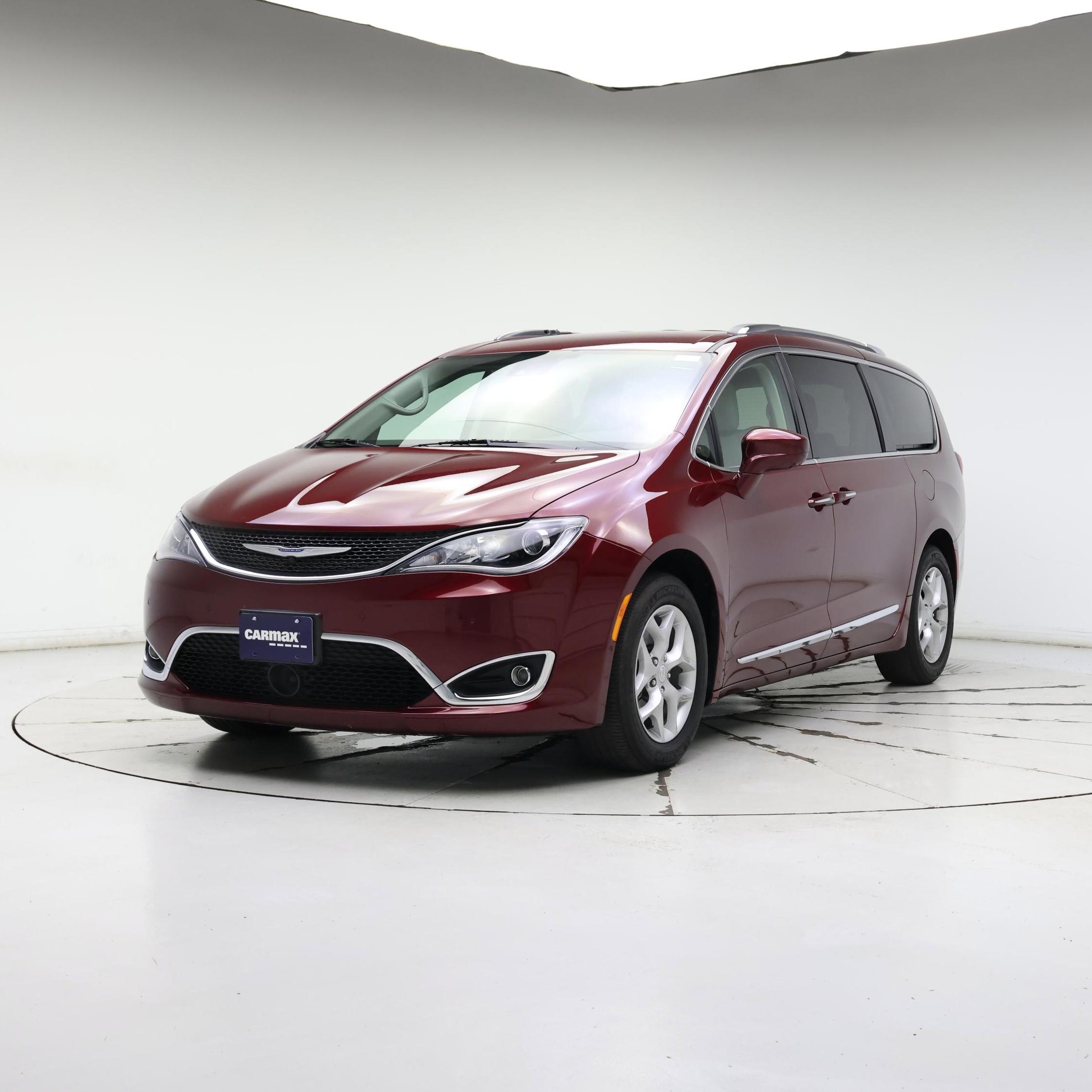 Thumbnail: 2019 Chrysler Pacifica - 4