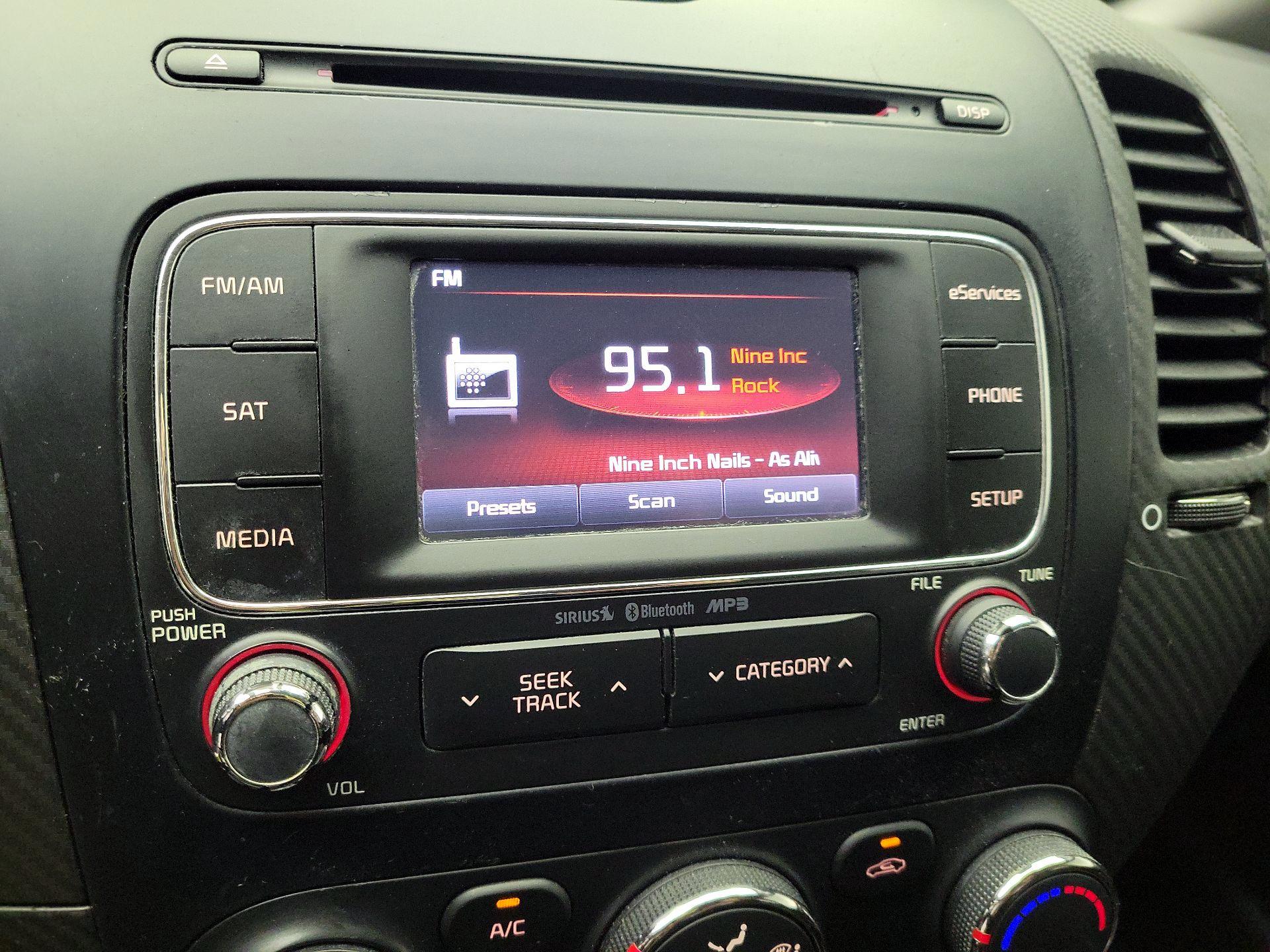 Thumbnail: 2014 Kia Forte - 15