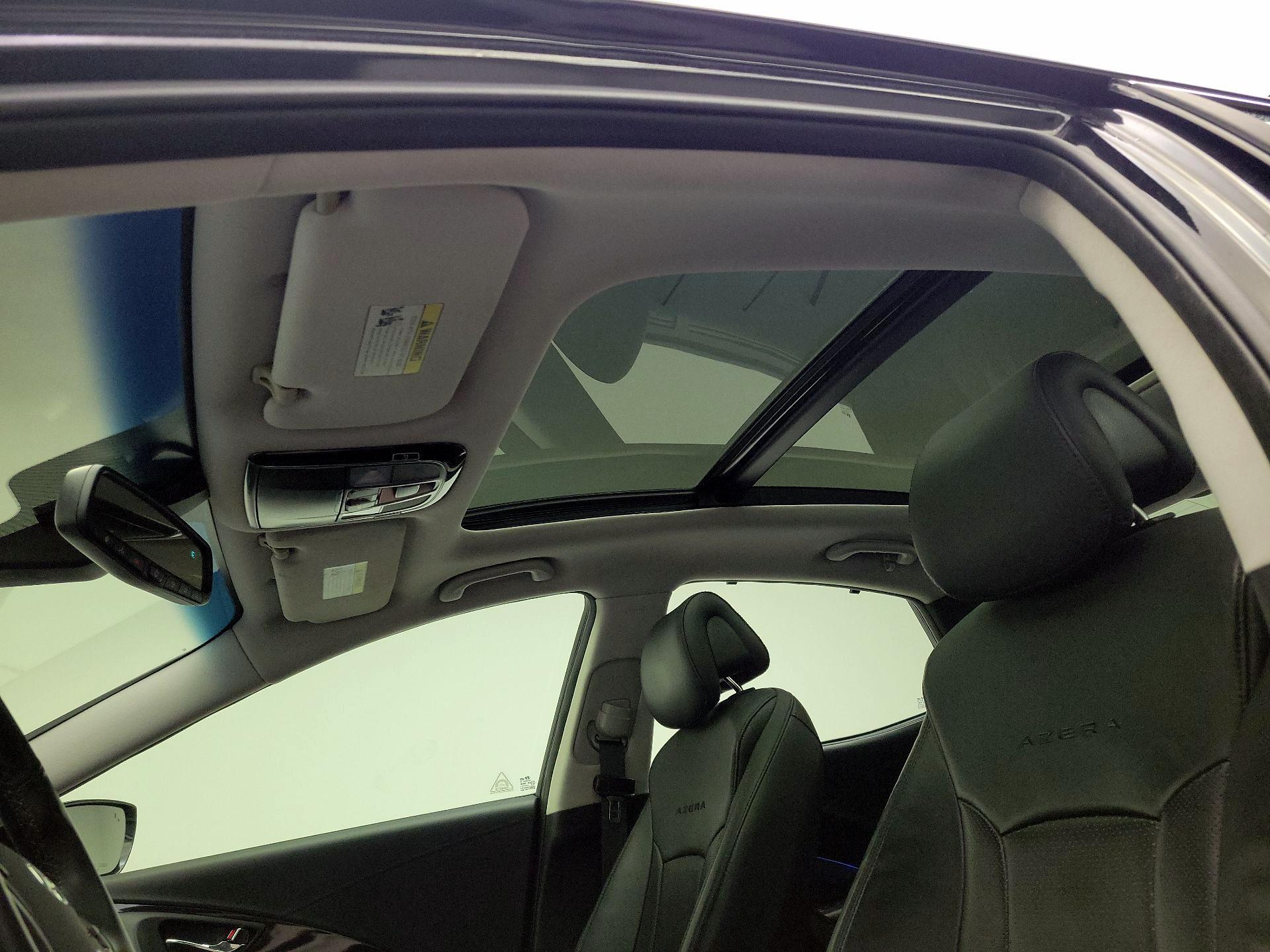 Thumbnail: 2017 Hyundai Azera - 20