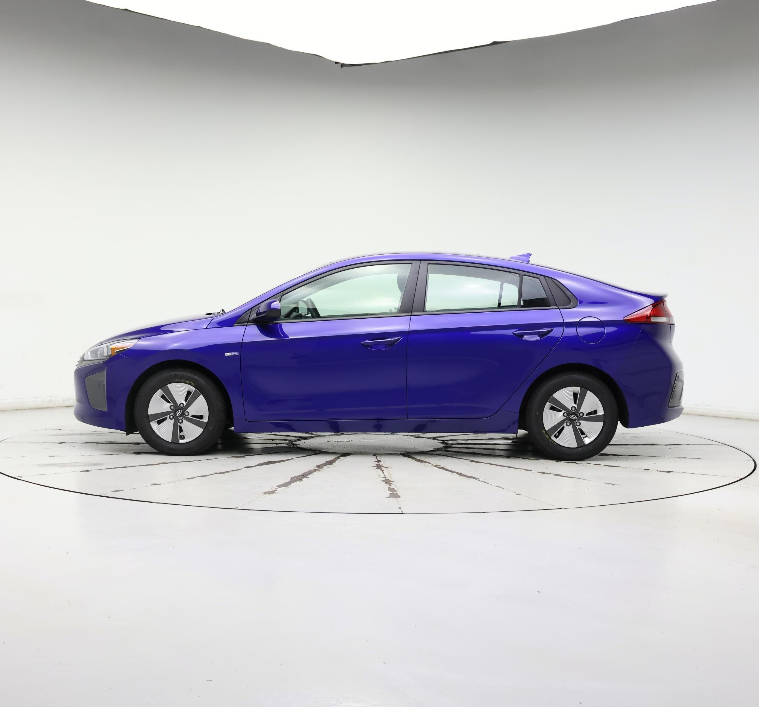 Thumbnail: 2019 Hyundai Ioniq - 3