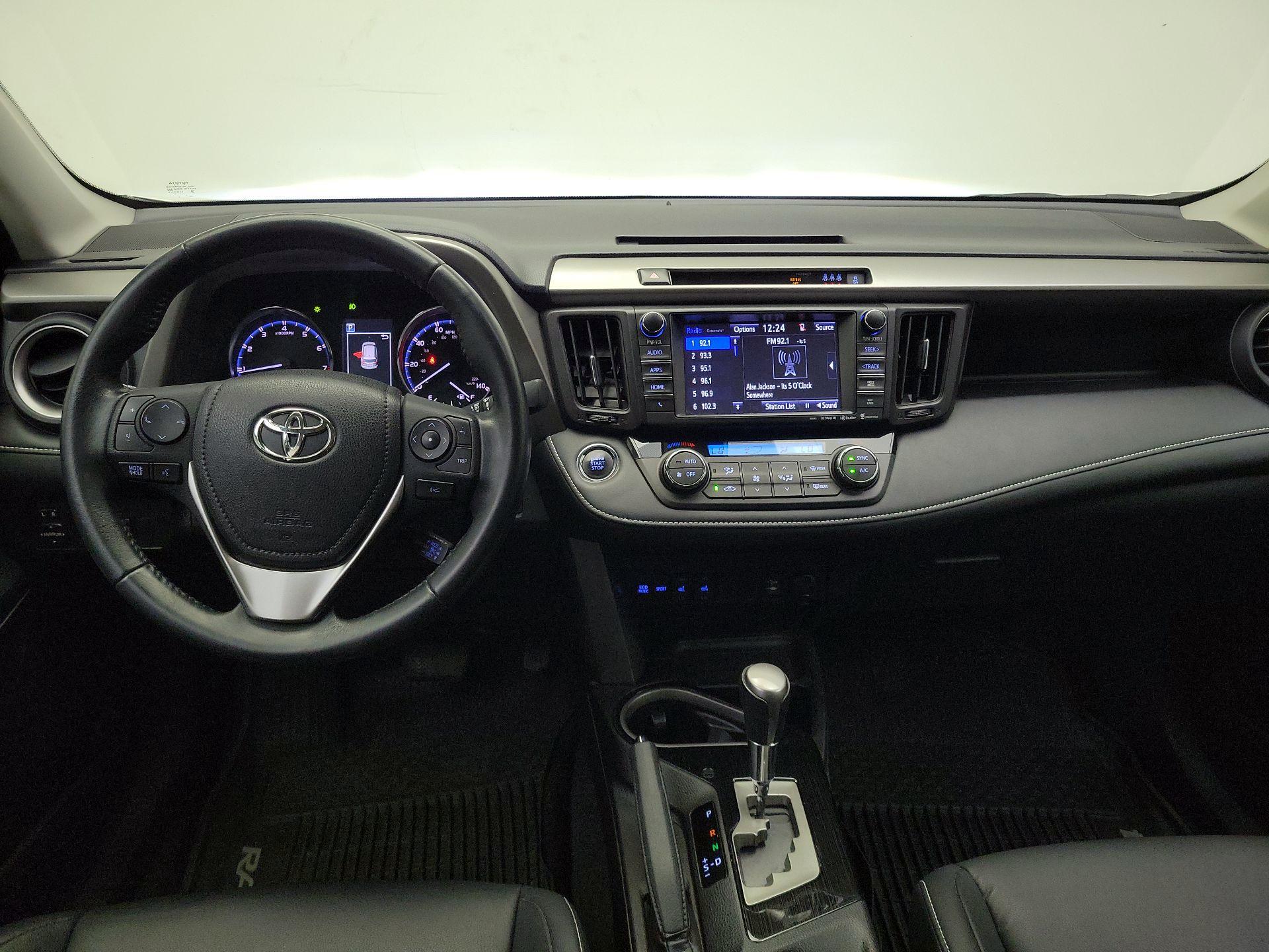 Thumbnail: 2017 Toyota RAV4 - 9