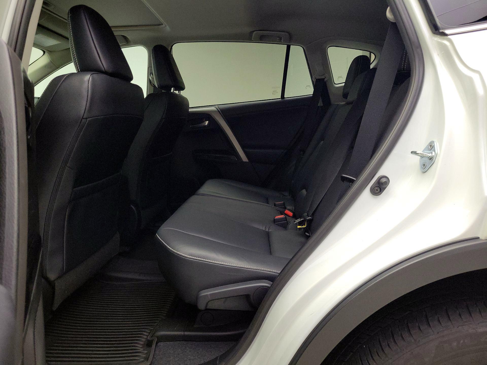 Thumbnail: 2017 Toyota RAV4 - 20