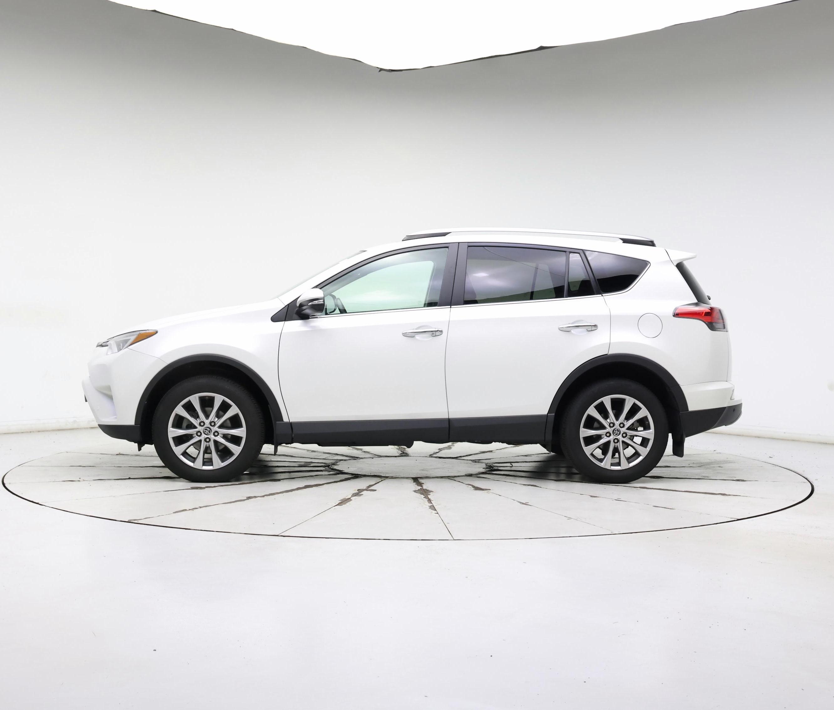 Thumbnail: 2017 Toyota RAV4 - 3
