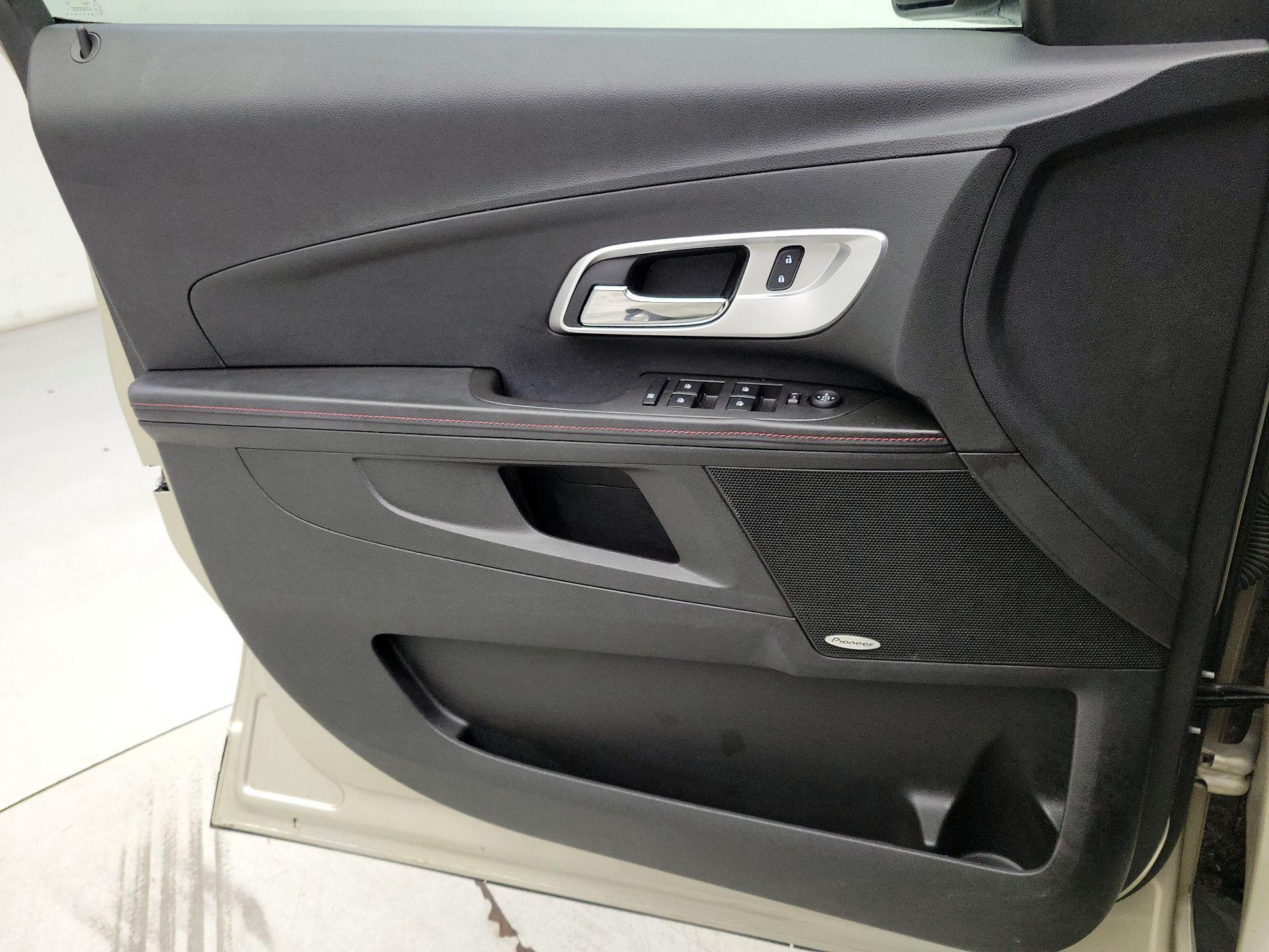 Thumbnail: 2015 Chevrolet Equinox - 12