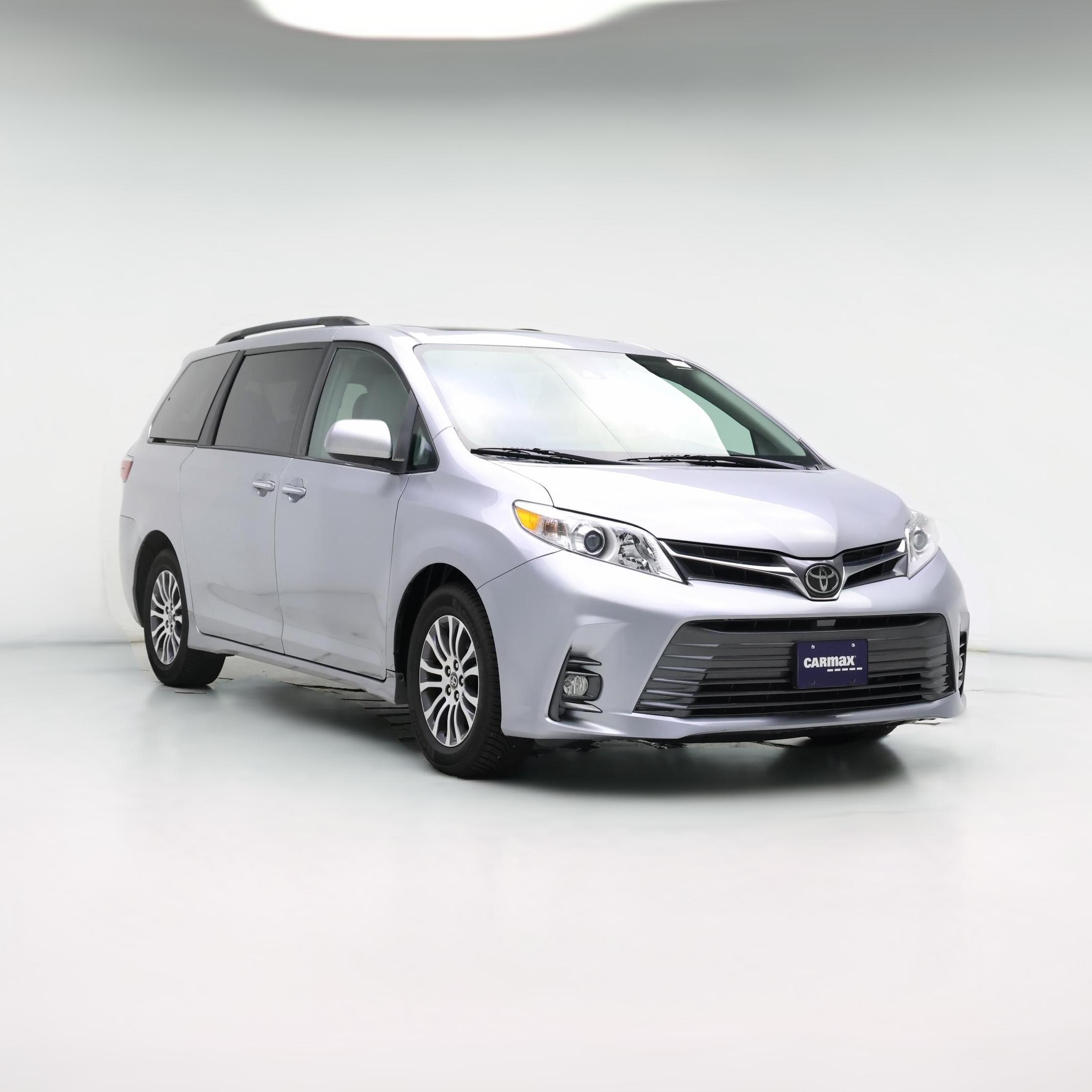 Thumbnail: 2018 Toyota Sienna - 1