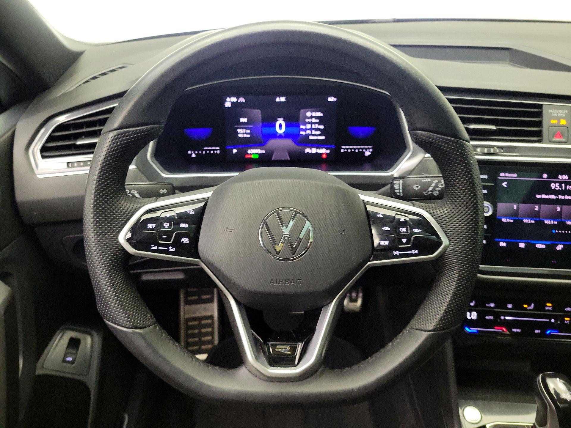 Thumbnail: 2022 Volkswagen Tiguan - 10
