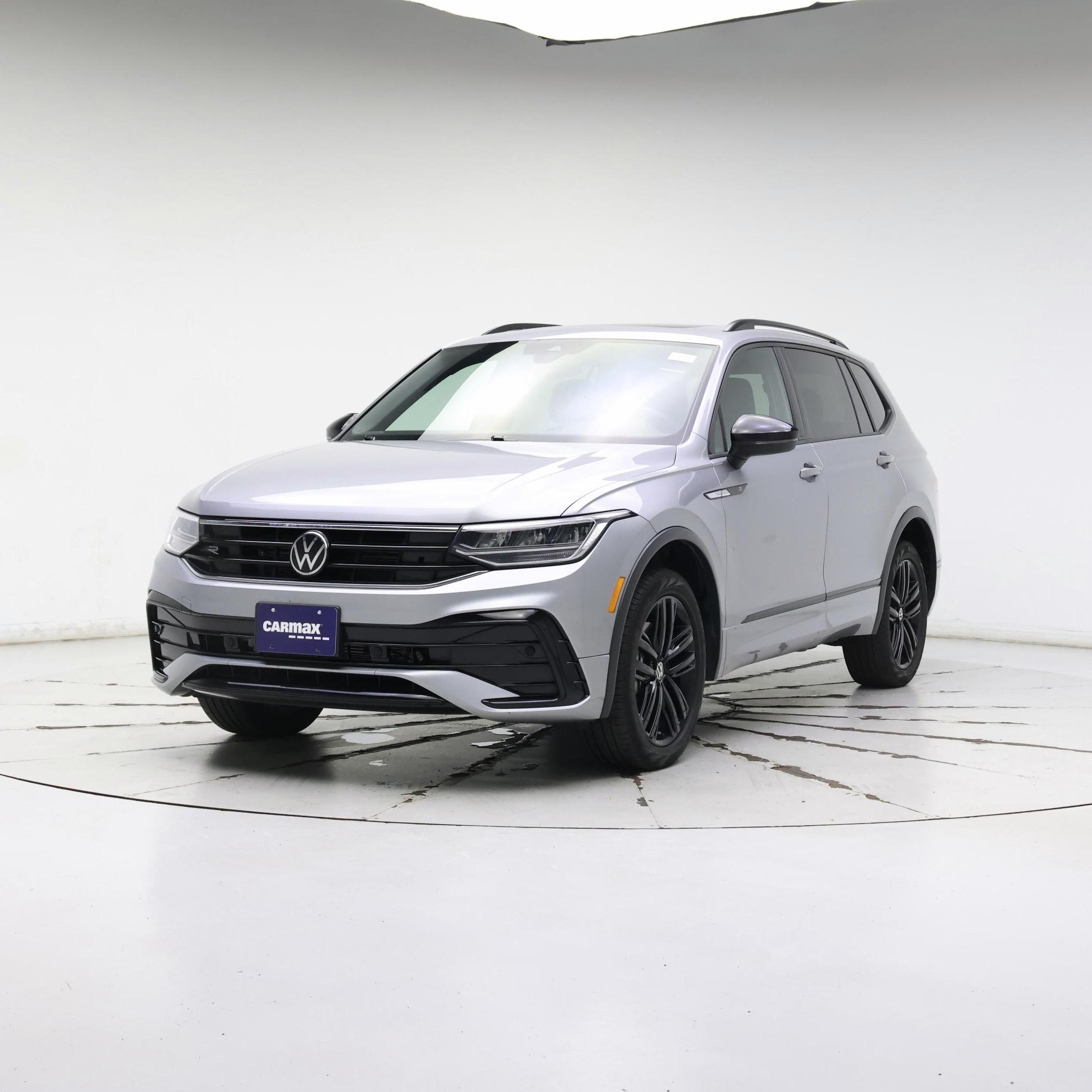 Thumbnail: 2022 Volkswagen Tiguan - 4