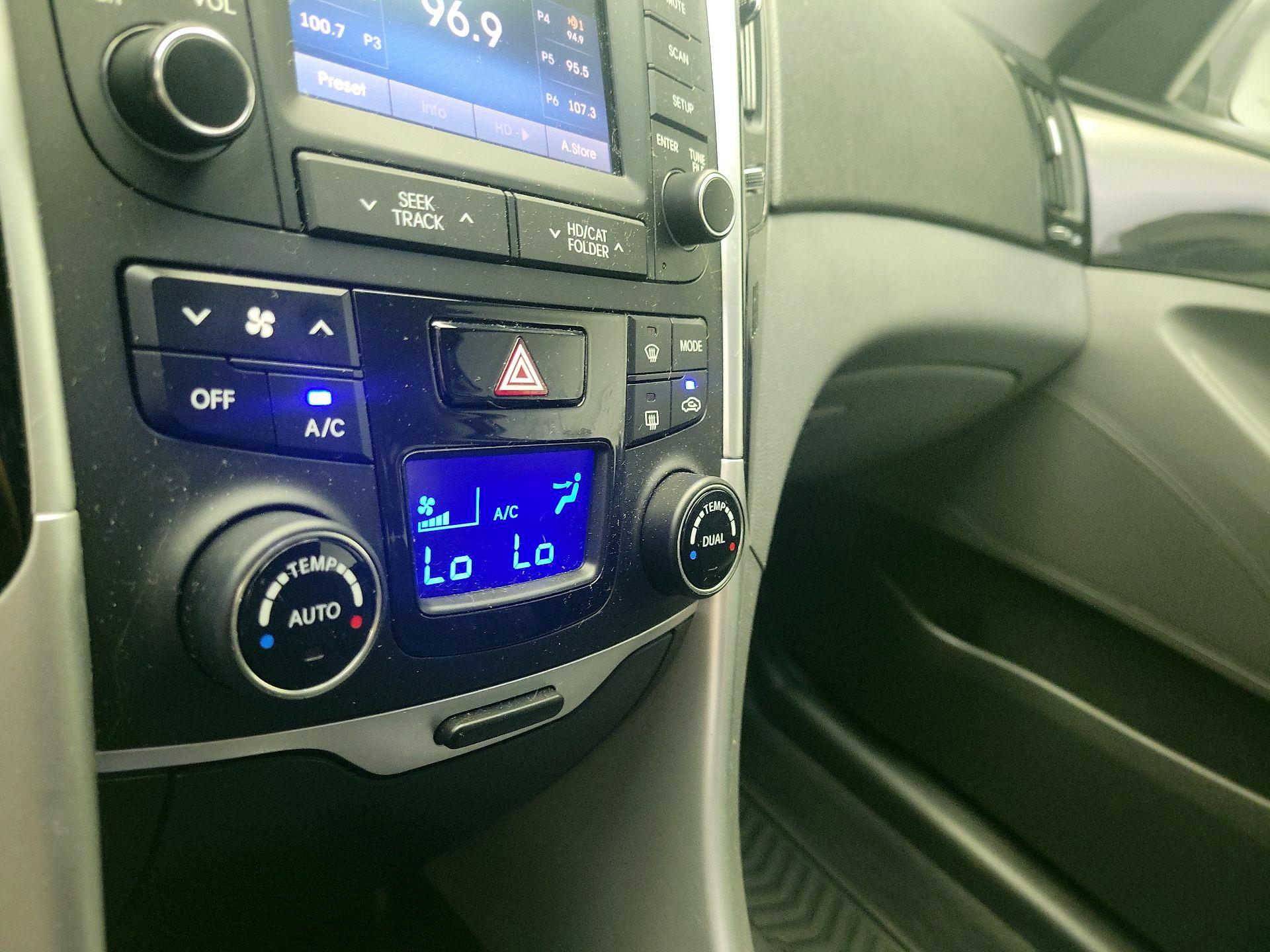 Thumbnail: 2014 Hyundai Sonata - 16