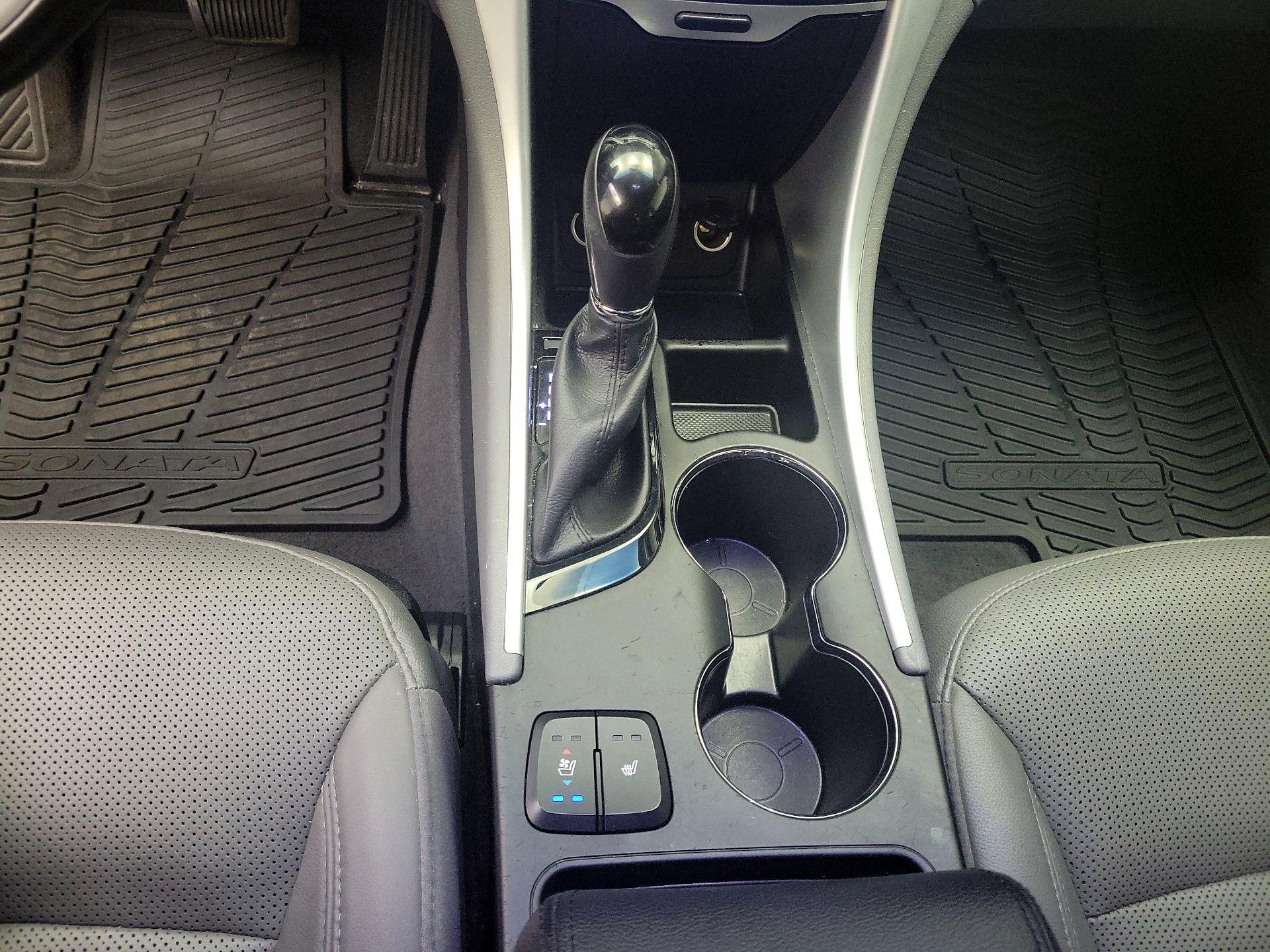 Thumbnail: 2014 Hyundai Sonata - 17