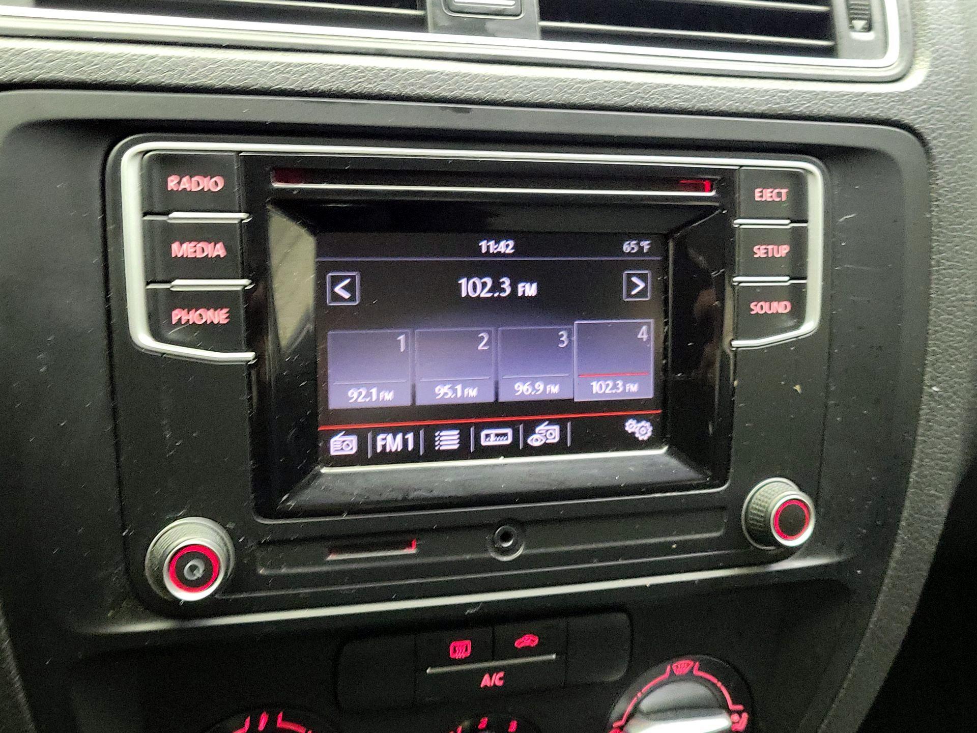 Thumbnail: 2017 Volkswagen Jetta - 15