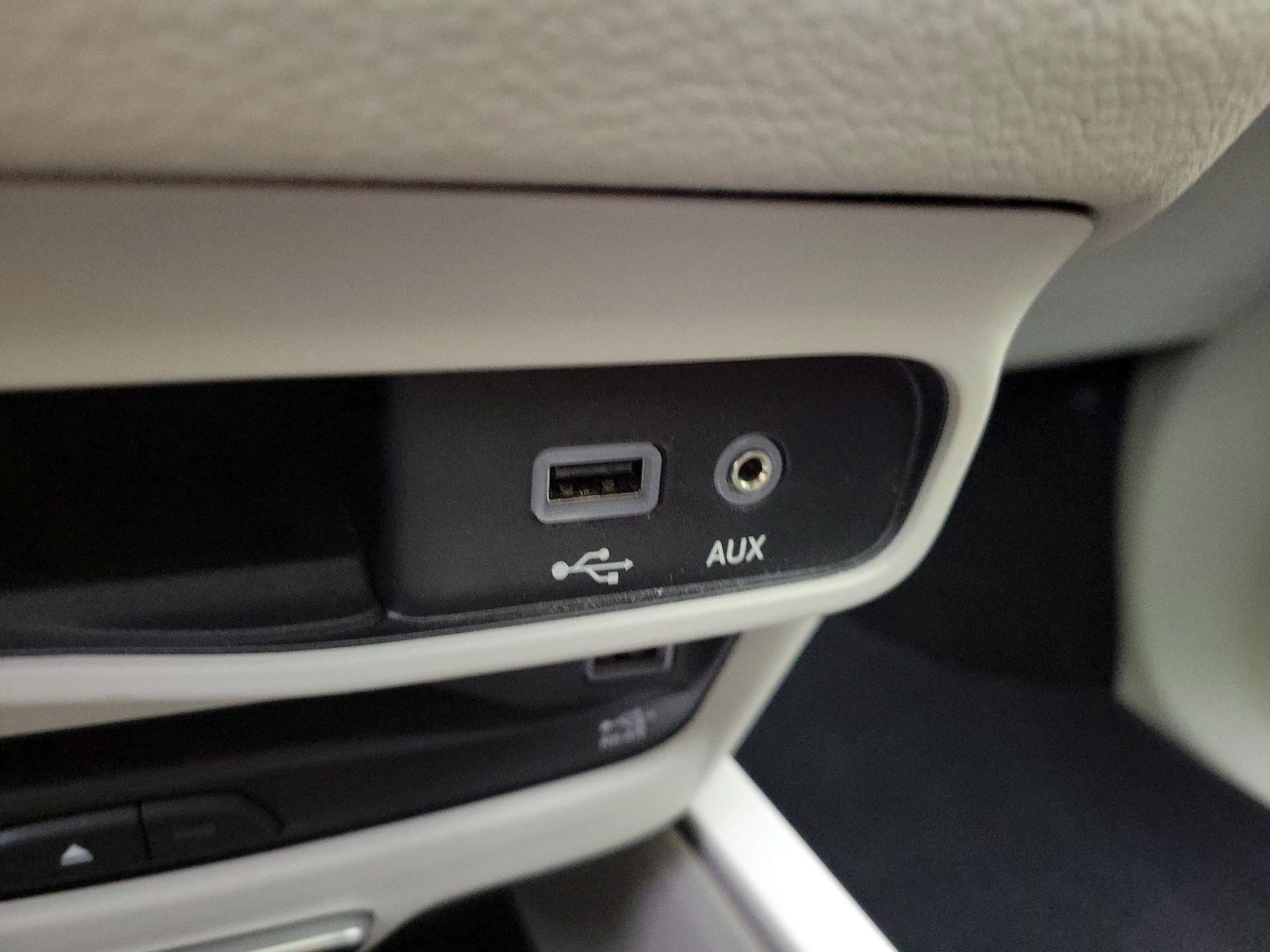 Thumbnail: 2019 Chrysler Pacifica - 19