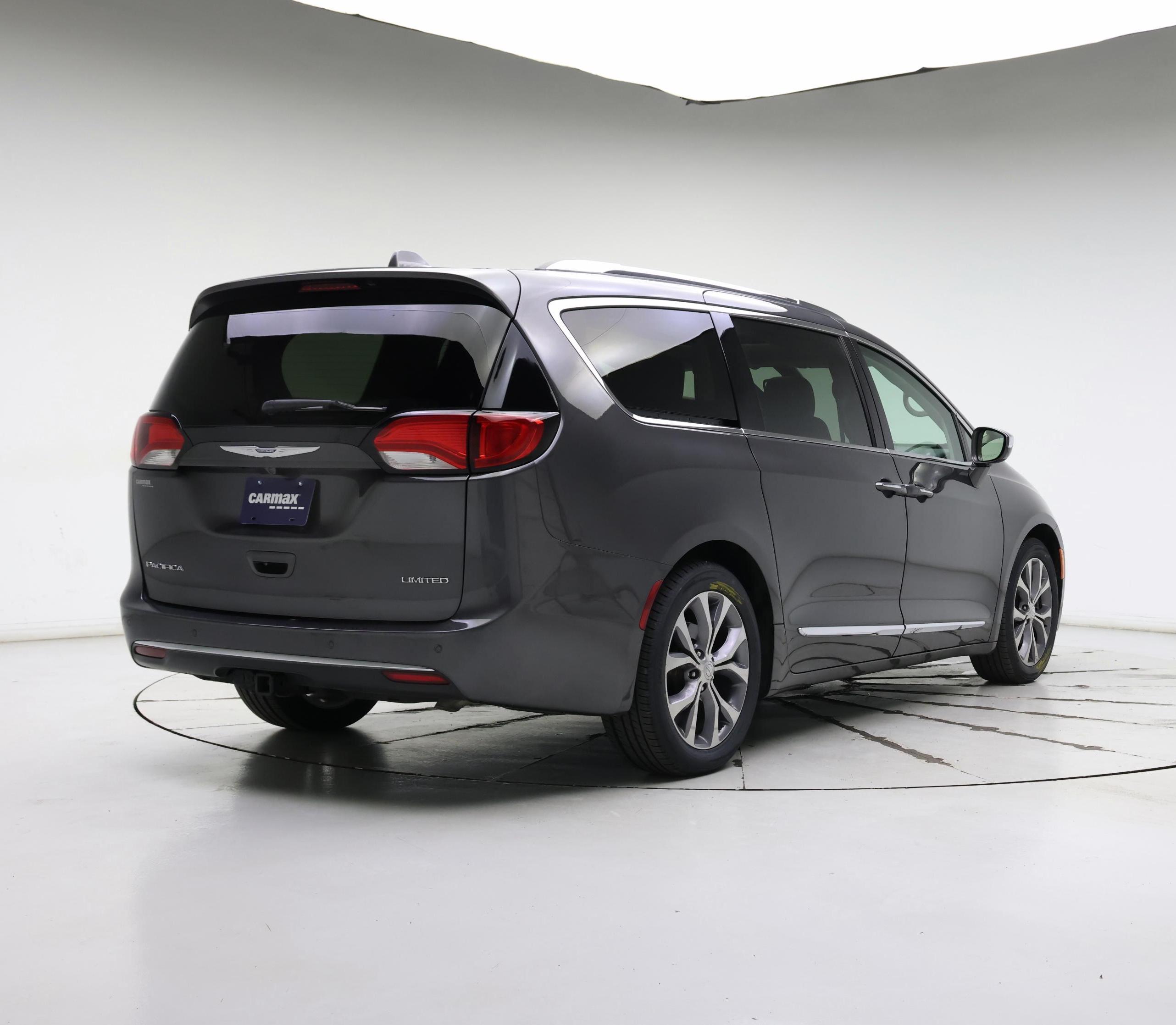 Thumbnail: 2019 Chrysler Pacifica - 8