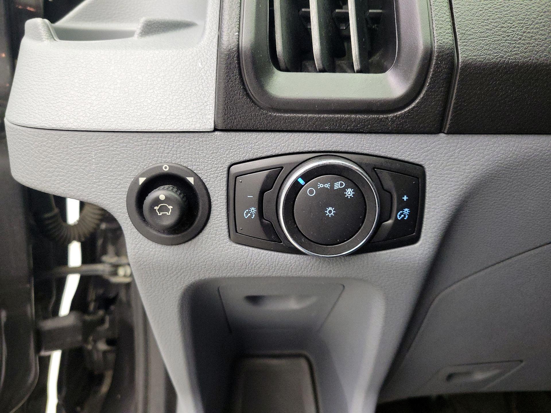 Thumbnail: 2017 Ford Transit Series - 13