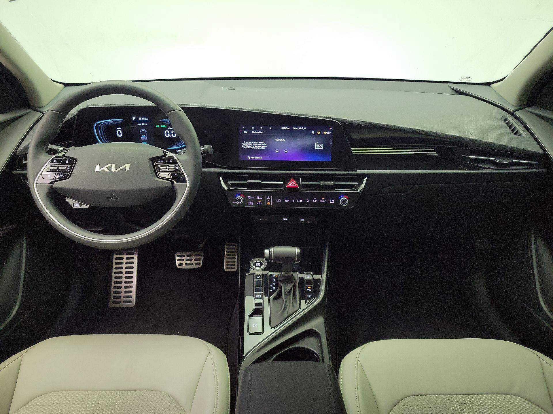 Thumbnail: 2024 Kia Niro - 9