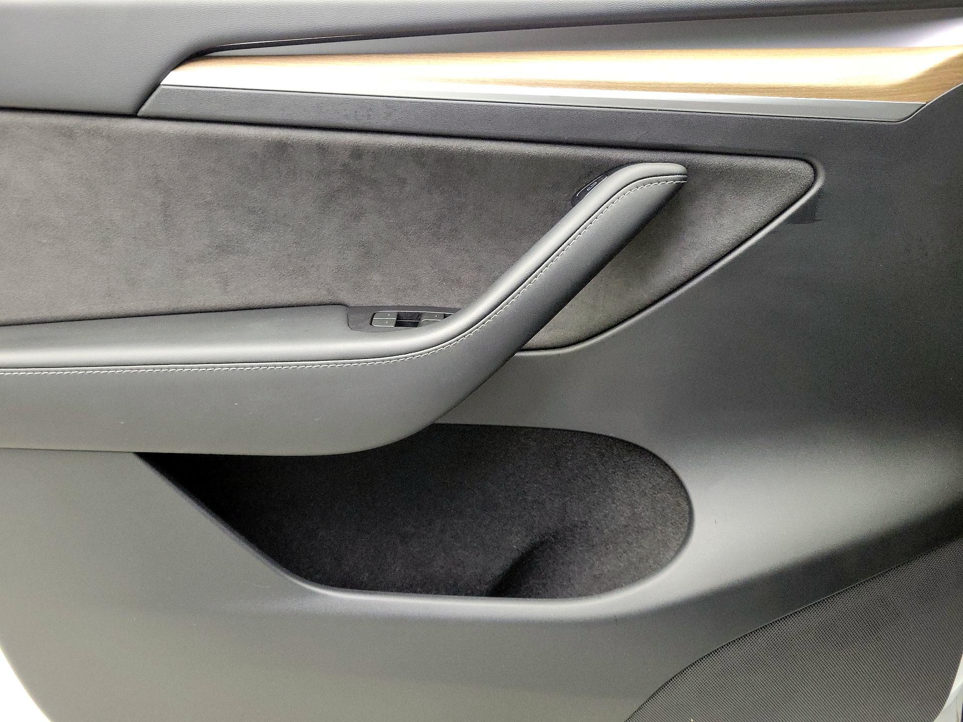 Thumbnail: 2023 Tesla Model Y - 12