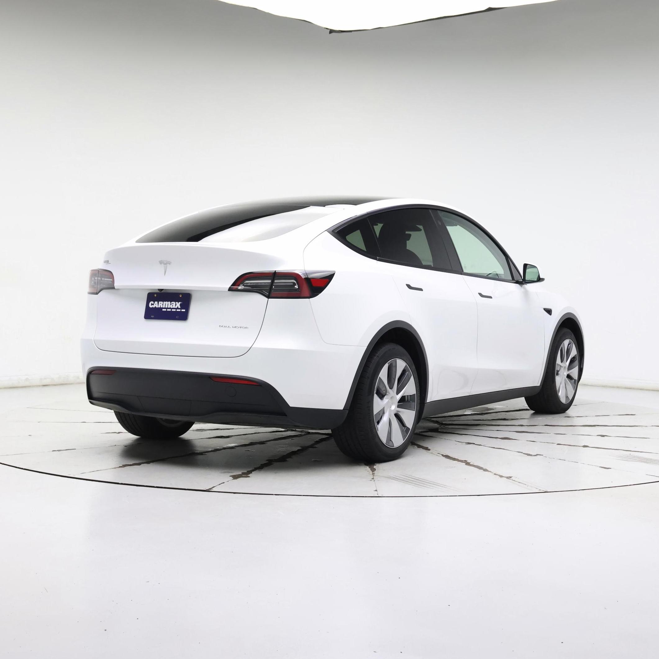 Thumbnail: 2023 Tesla Model Y - 8