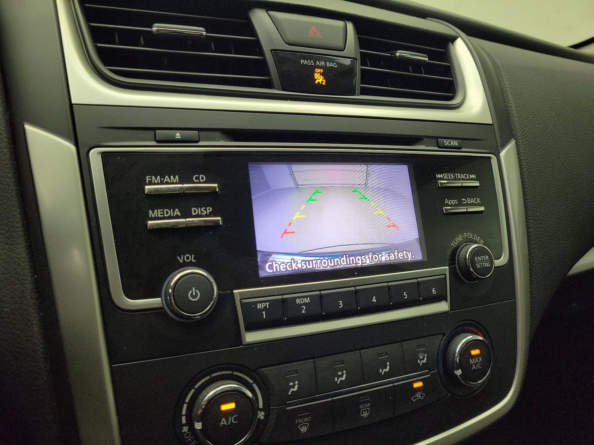 Thumbnail: 2016 Nissan Altima - 14