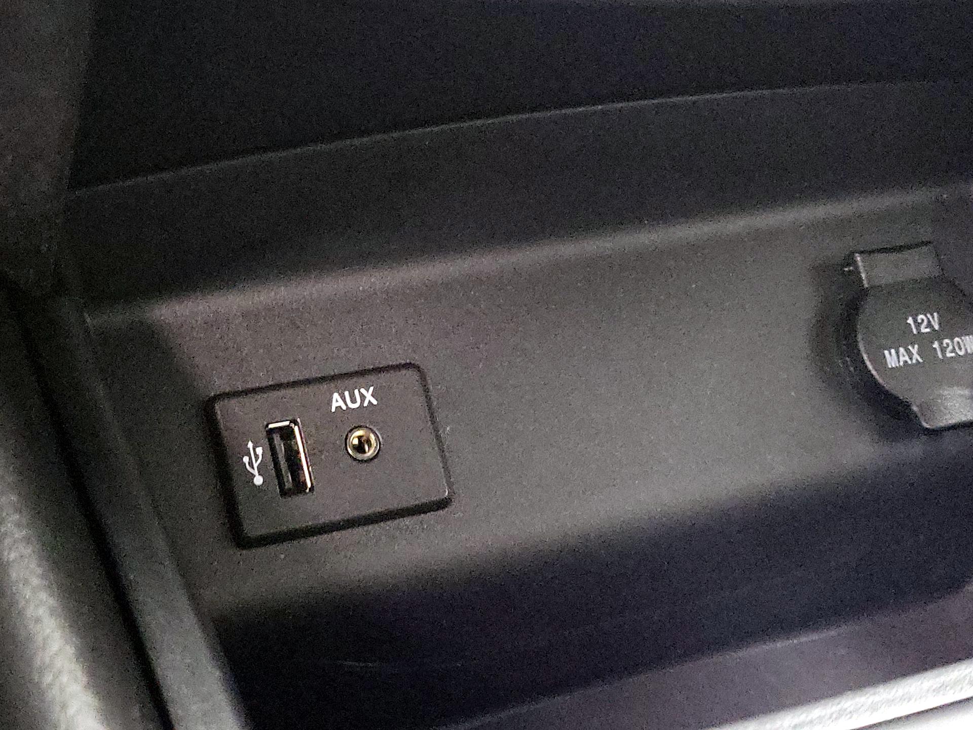 Thumbnail: 2016 Nissan Altima - 18
