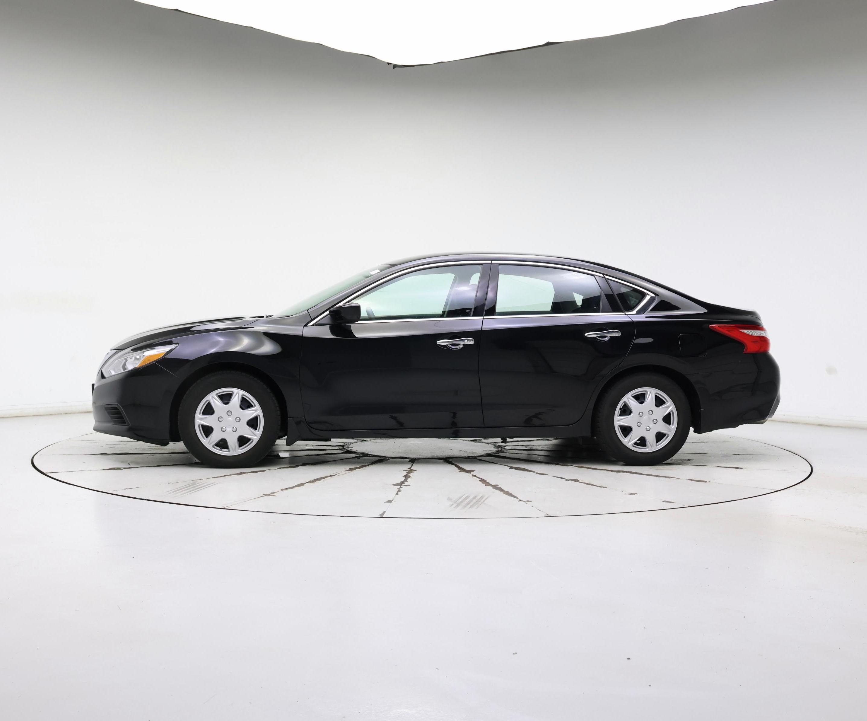 Thumbnail: 2016 Nissan Altima - 3