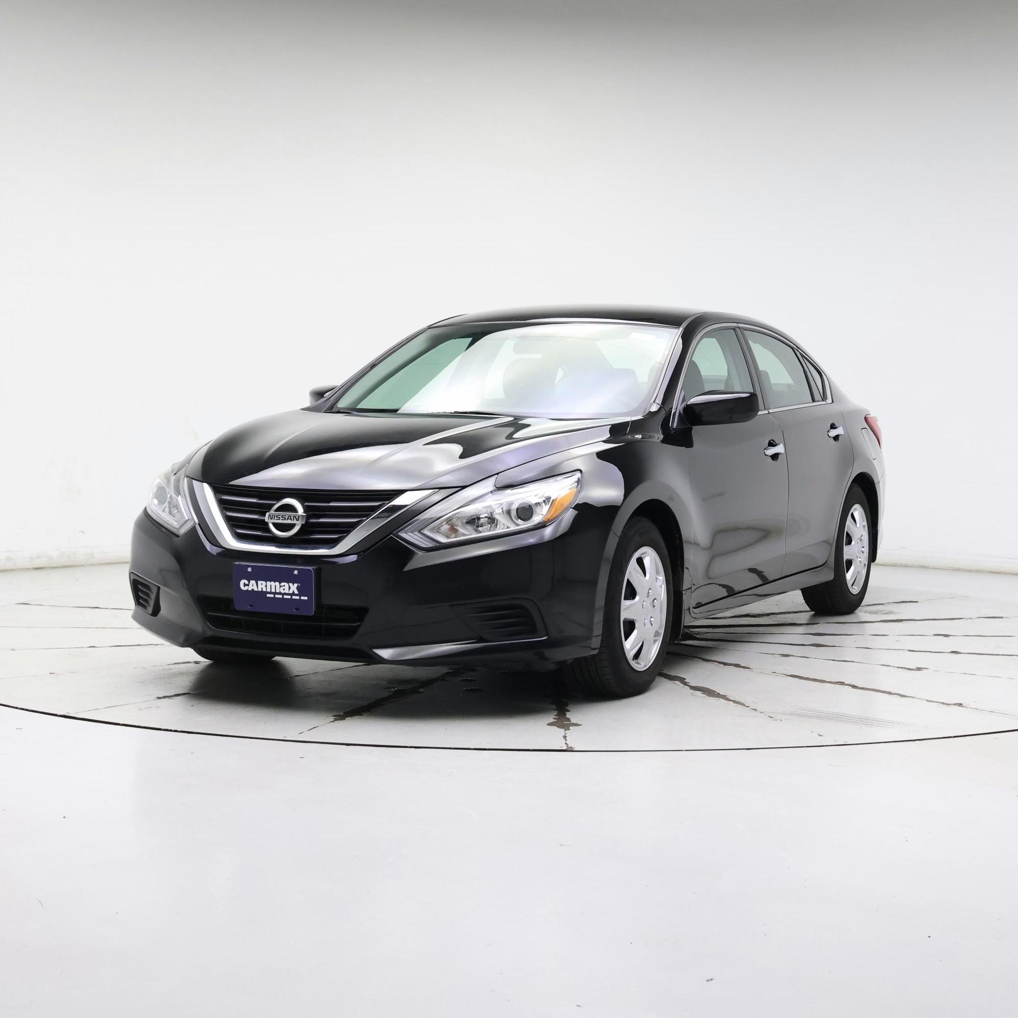 Thumbnail: 2016 Nissan Altima - 4