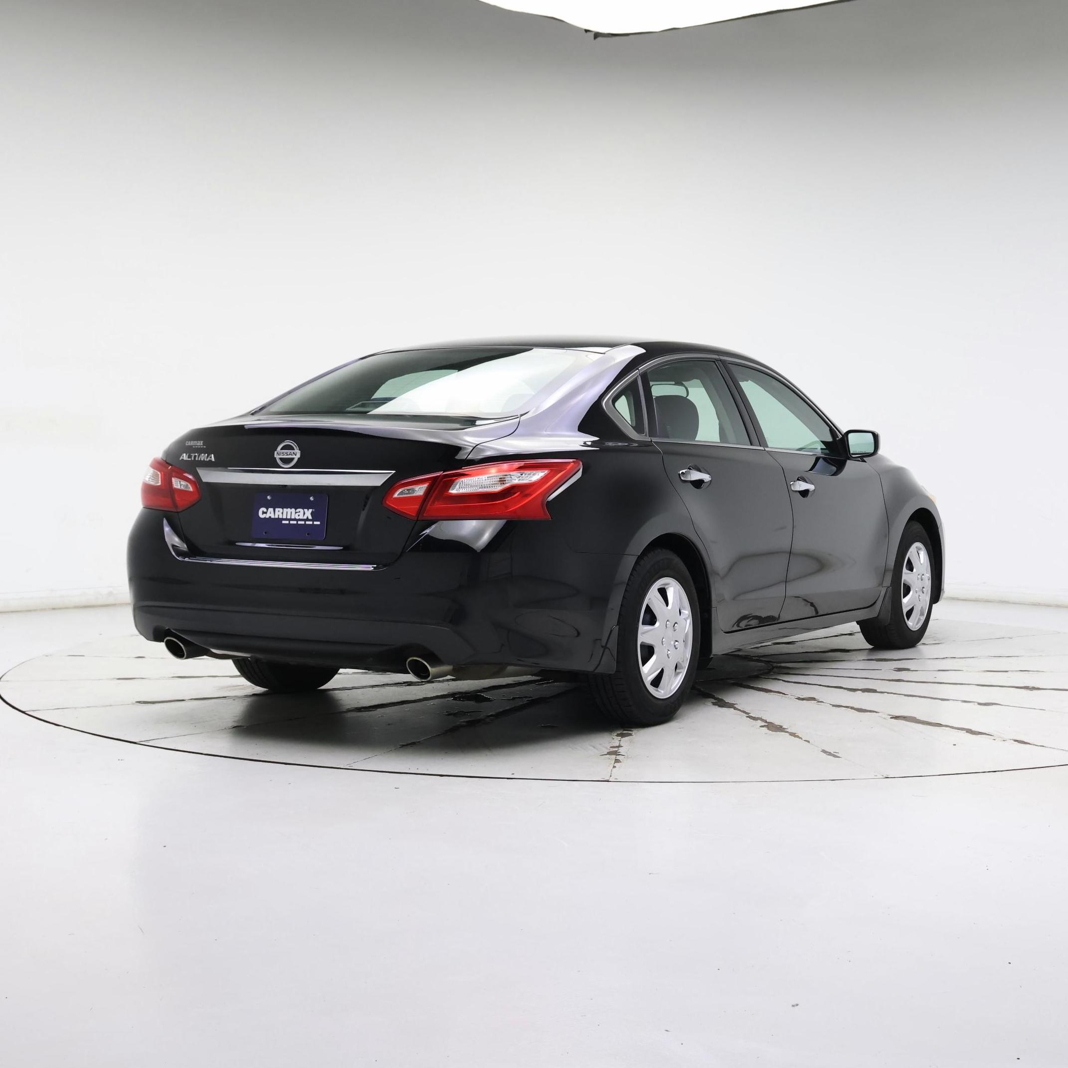 Thumbnail: 2016 Nissan Altima - 8