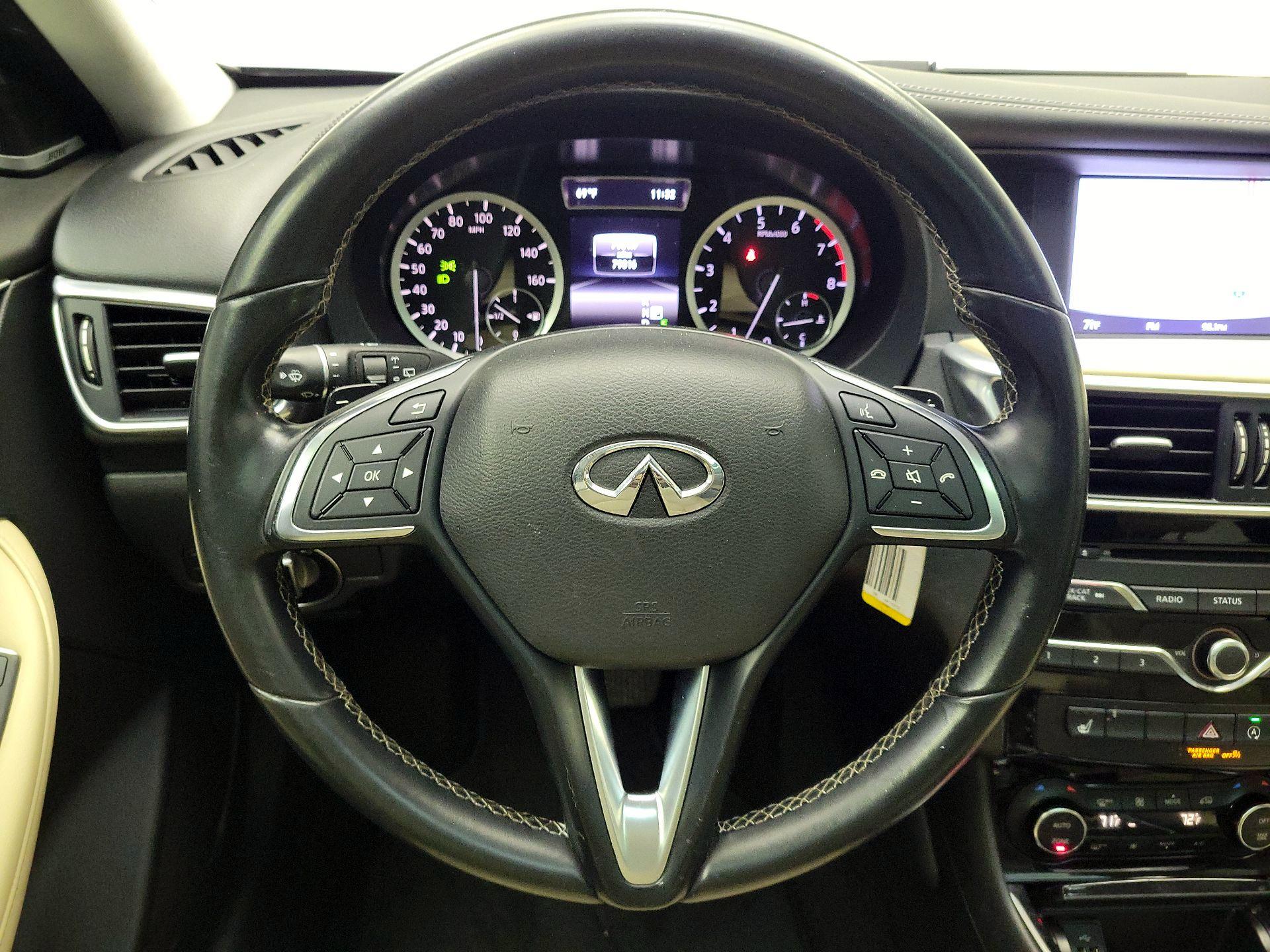 Thumbnail: 2018 INFINITI QX30 - 10