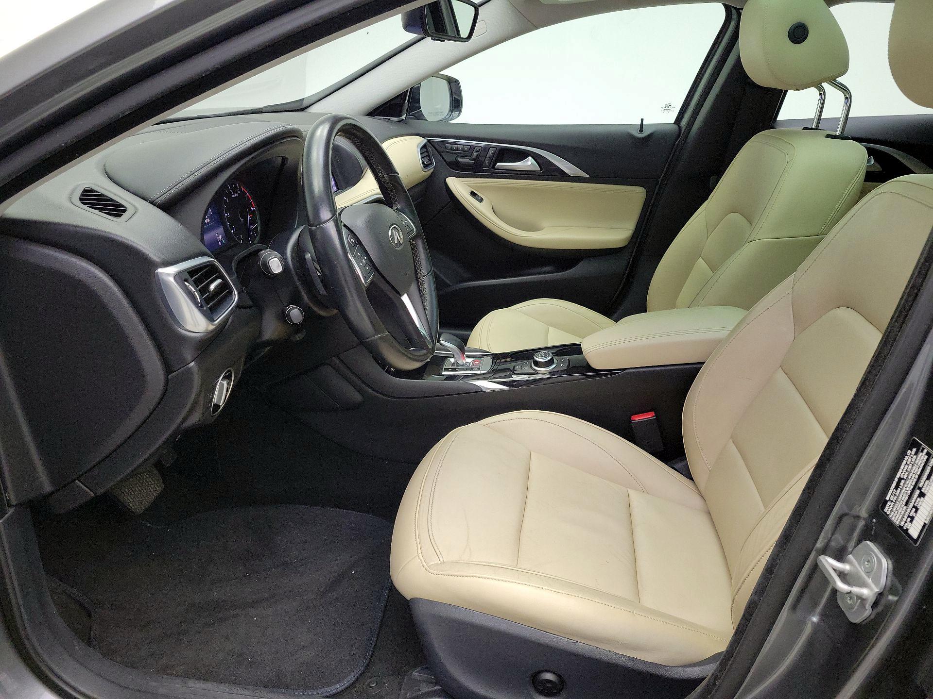 Thumbnail: 2018 INFINITI QX30 - 11