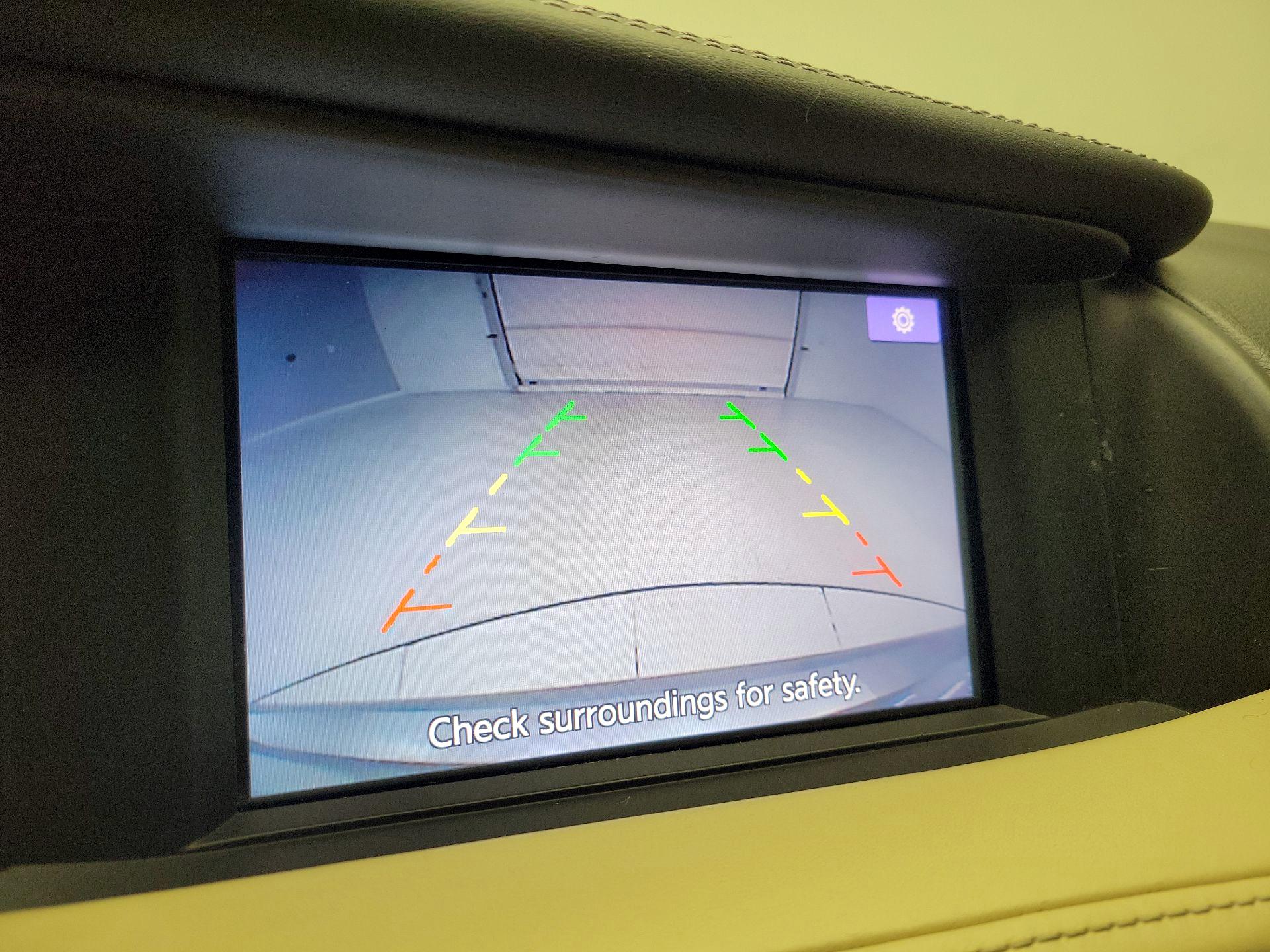 Thumbnail: 2018 INFINITI QX30 - 15