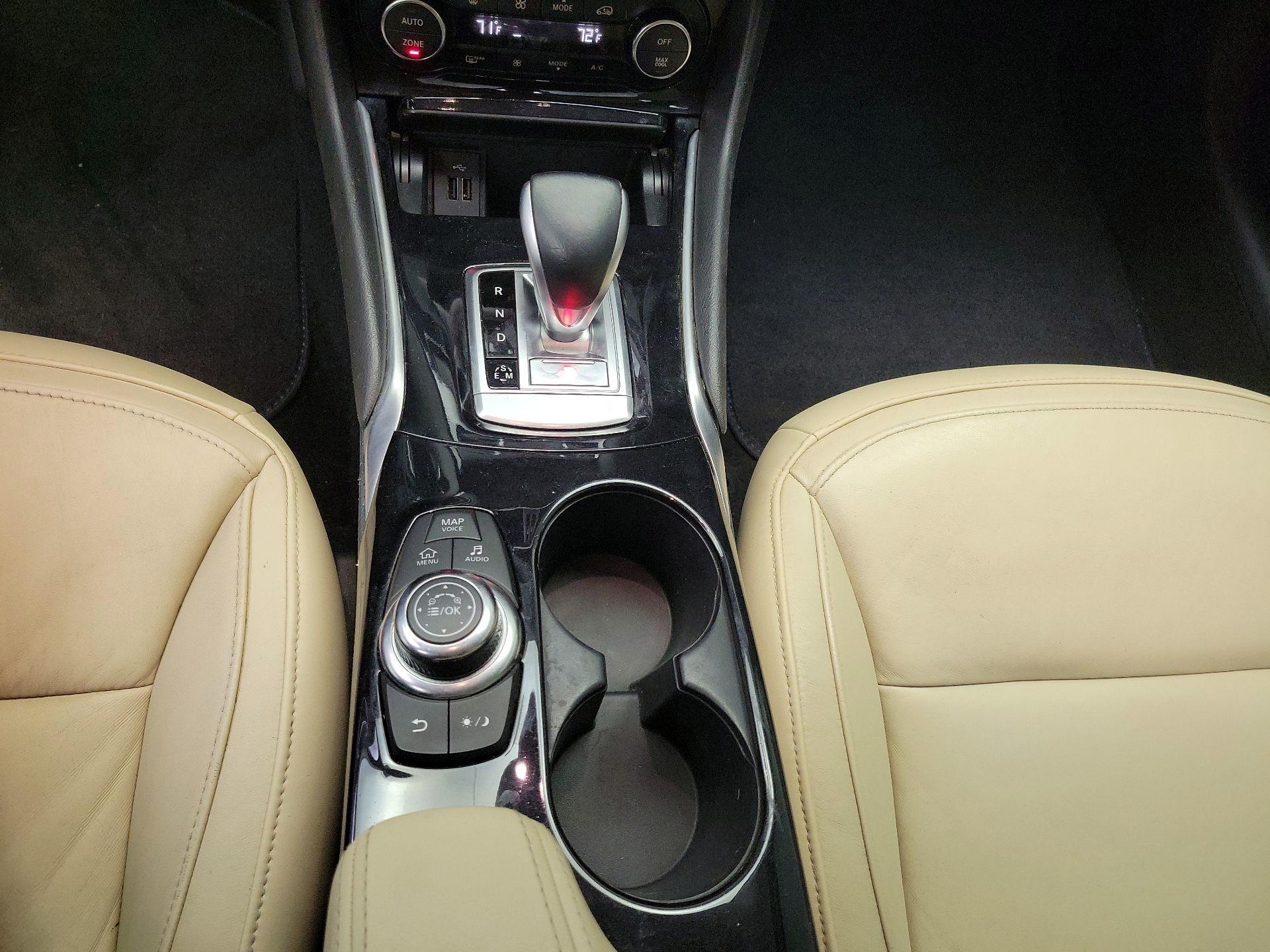 Thumbnail: 2018 INFINITI QX30 - 18