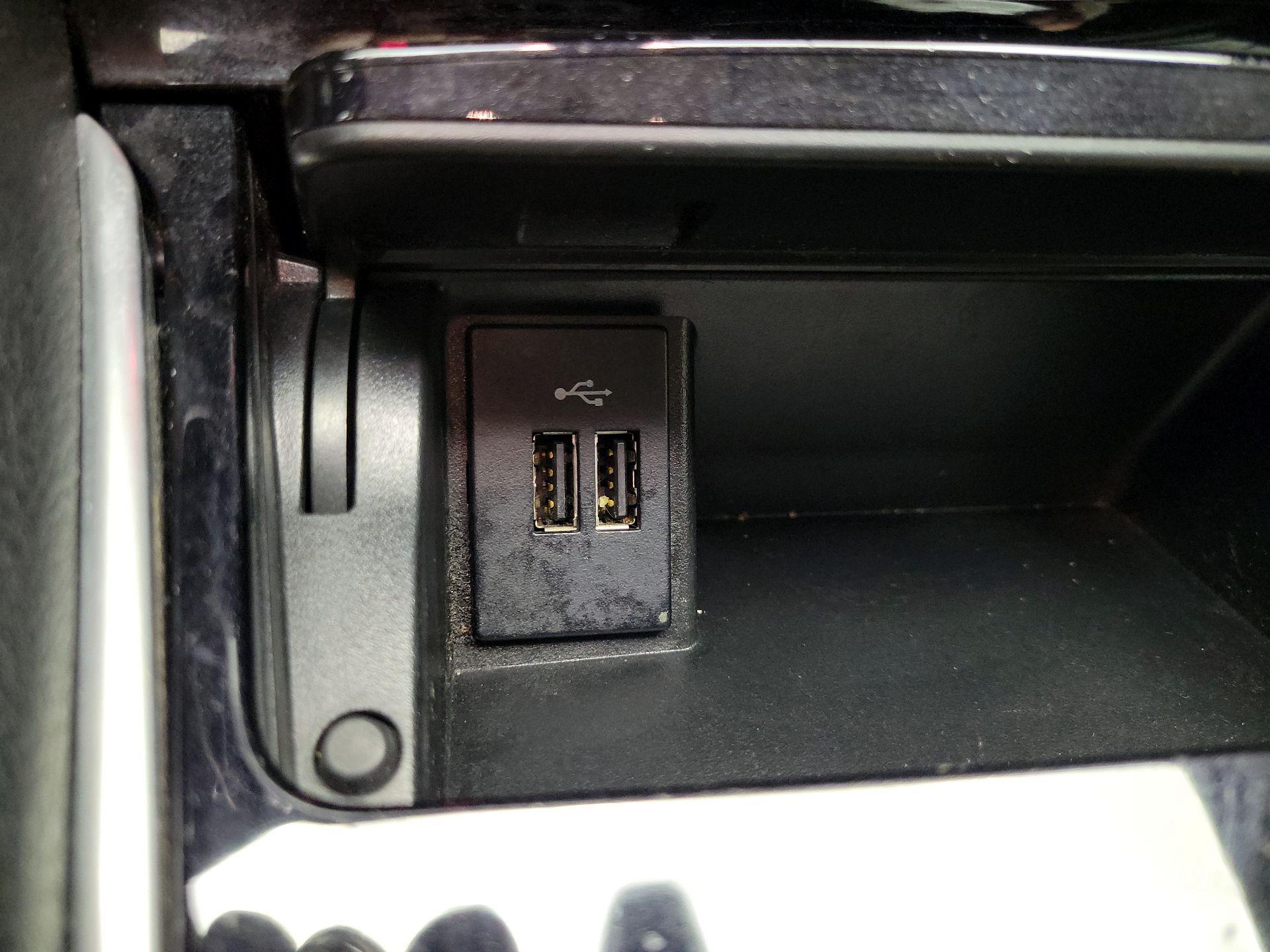 Thumbnail: 2018 INFINITI QX30 - 19